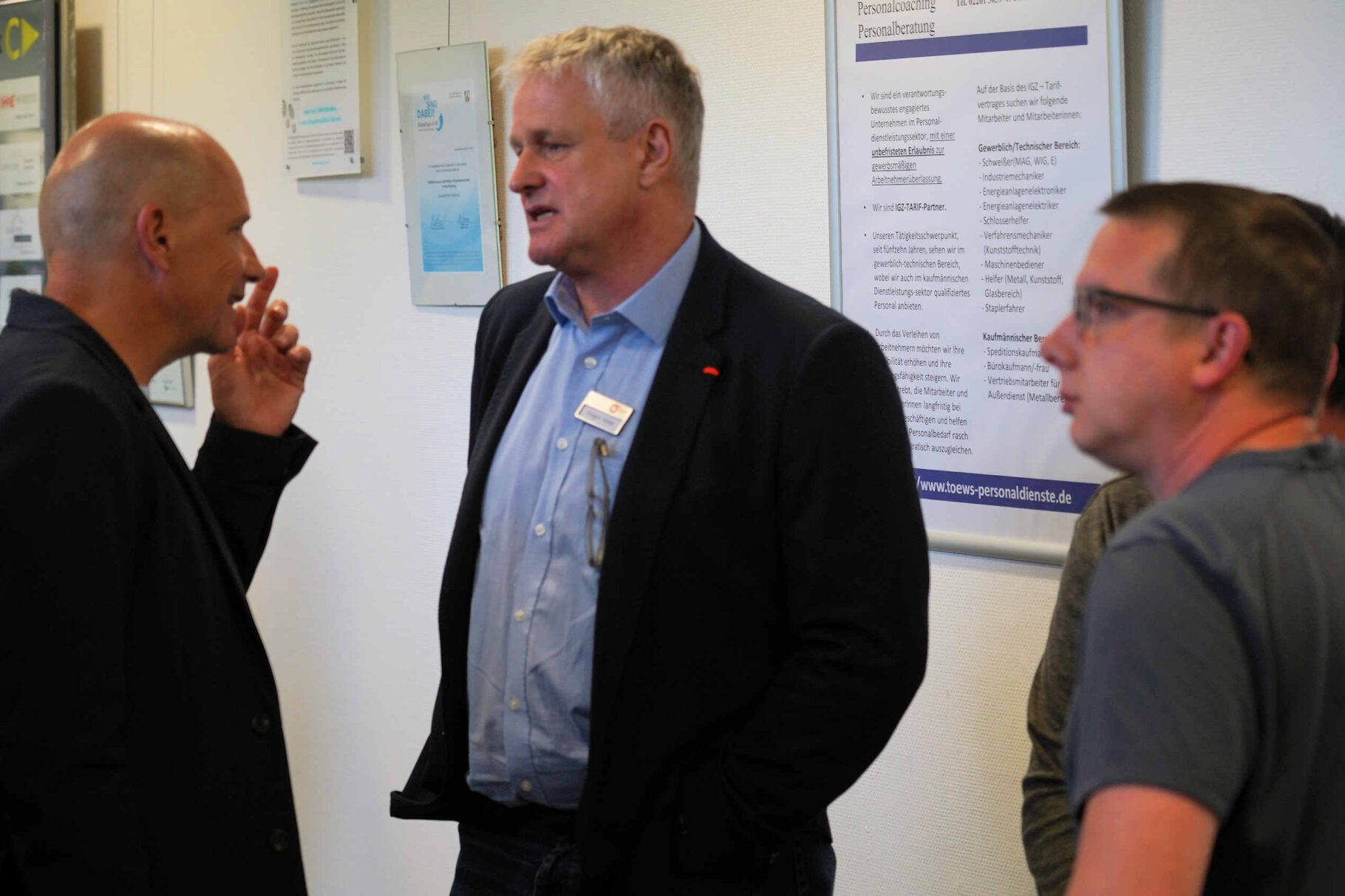 Holger Häde im Gespräch mit Teilnehmern