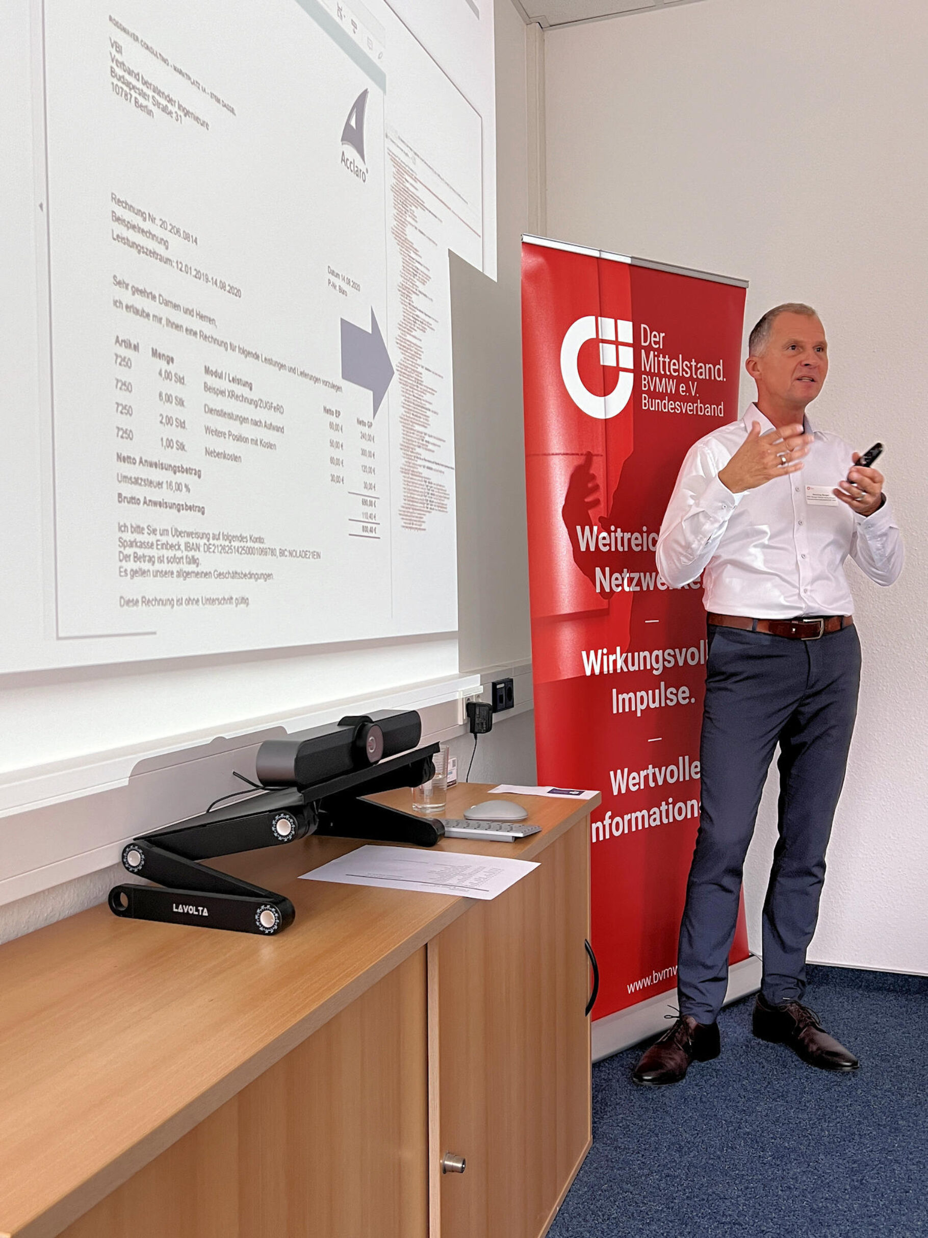 Referent im Gespräch