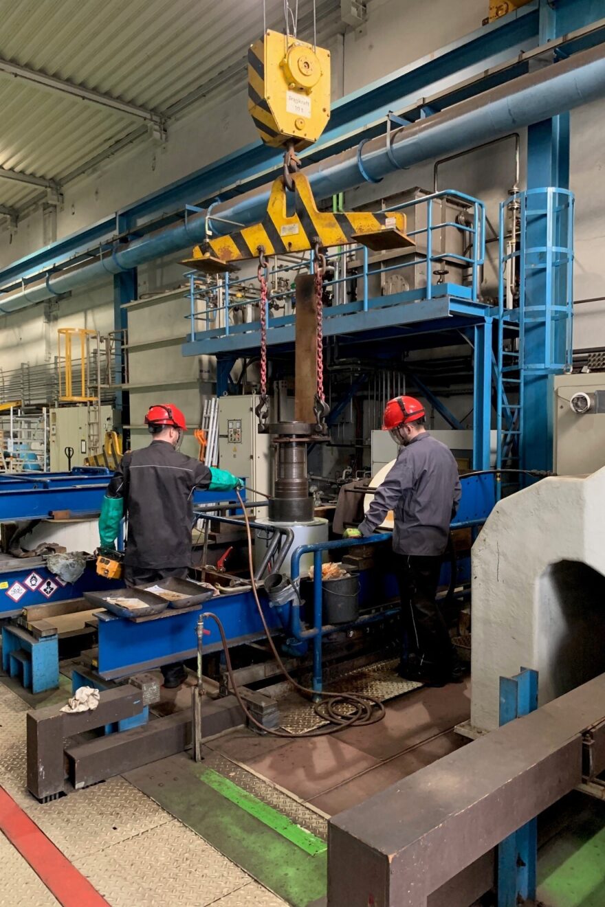 Einblick in die Produktion - Hartverchromung von Zylindern