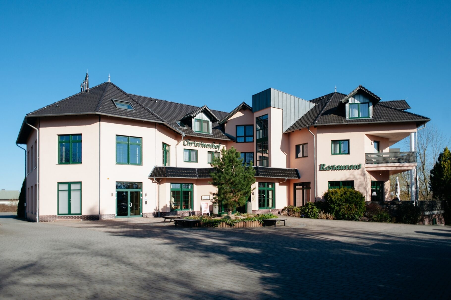Vorderansicht Hotel "Christinenhof & Spa"