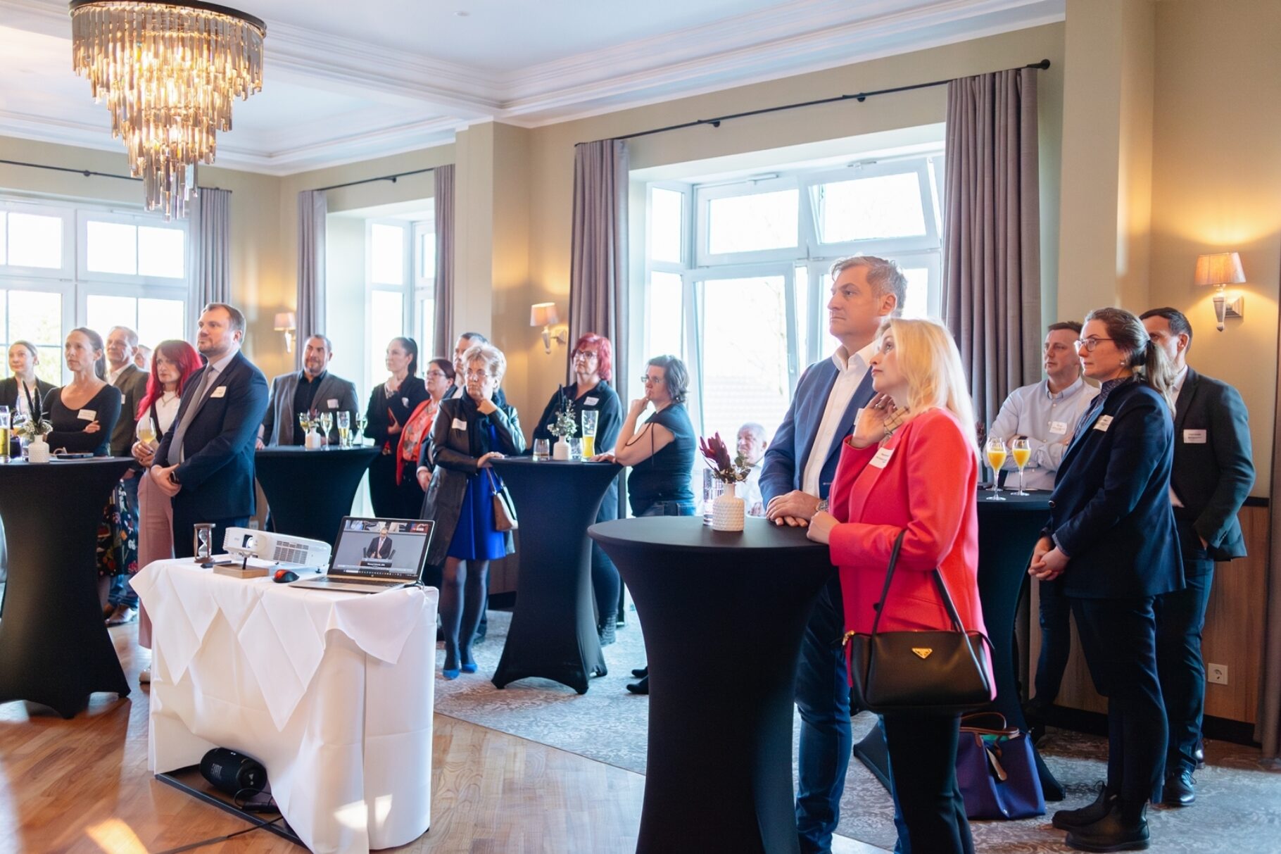 Teilnehmer der 15.BVMW "Leichhardt Lounge" während der Kurzvorträge.