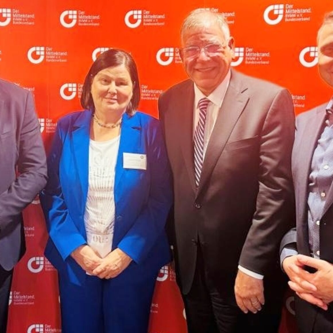 Wirtschaftsminister Daniel Keller, Gastgeberin Birgit Derwanz-Dahlmann (BVMW Berlin-Brandenburg), BVMW-Chef Christoph Ahlhaus, René Helbig (WSD Permanent Secuity Groupe)