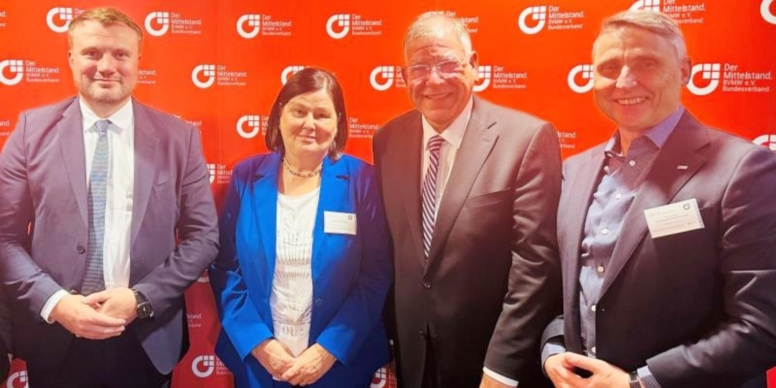 Wirtschaftsminister Daniel Keller, Gastgeberin Birgit Derwanz-Dahlmann (BVMW Berlin-Brandenburg), BVMW-Chef Christoph Ahlhaus, René Helbig (WSD Permanent Secuity Groupe)
