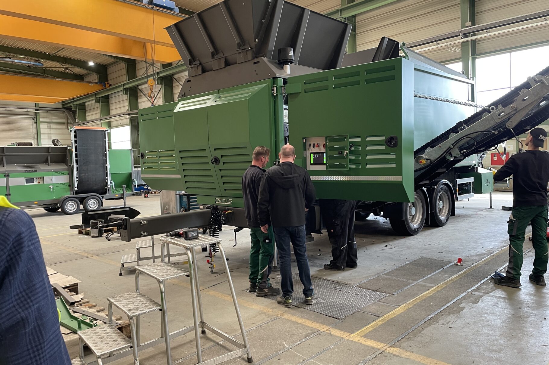 Während der Werksführung bei Zemmler Siebanlage.