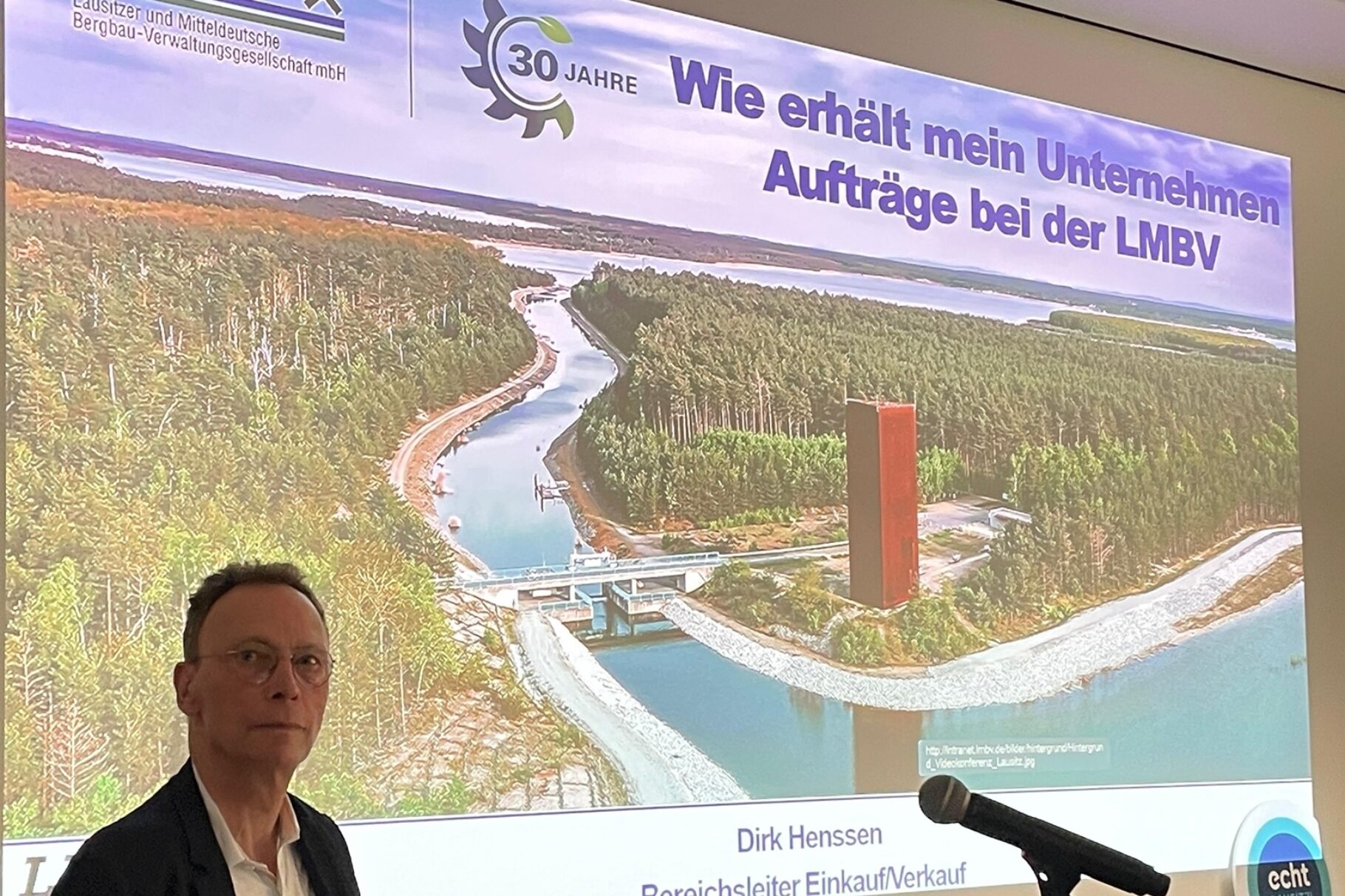 Eröffnung der Veranstaltung "Vorstellung des LMBV als Auftraggeber für den regionalen Mittelstand" durch Hr. Hessens (LMBV Bereichsleiter Einkauf/Verkauf)