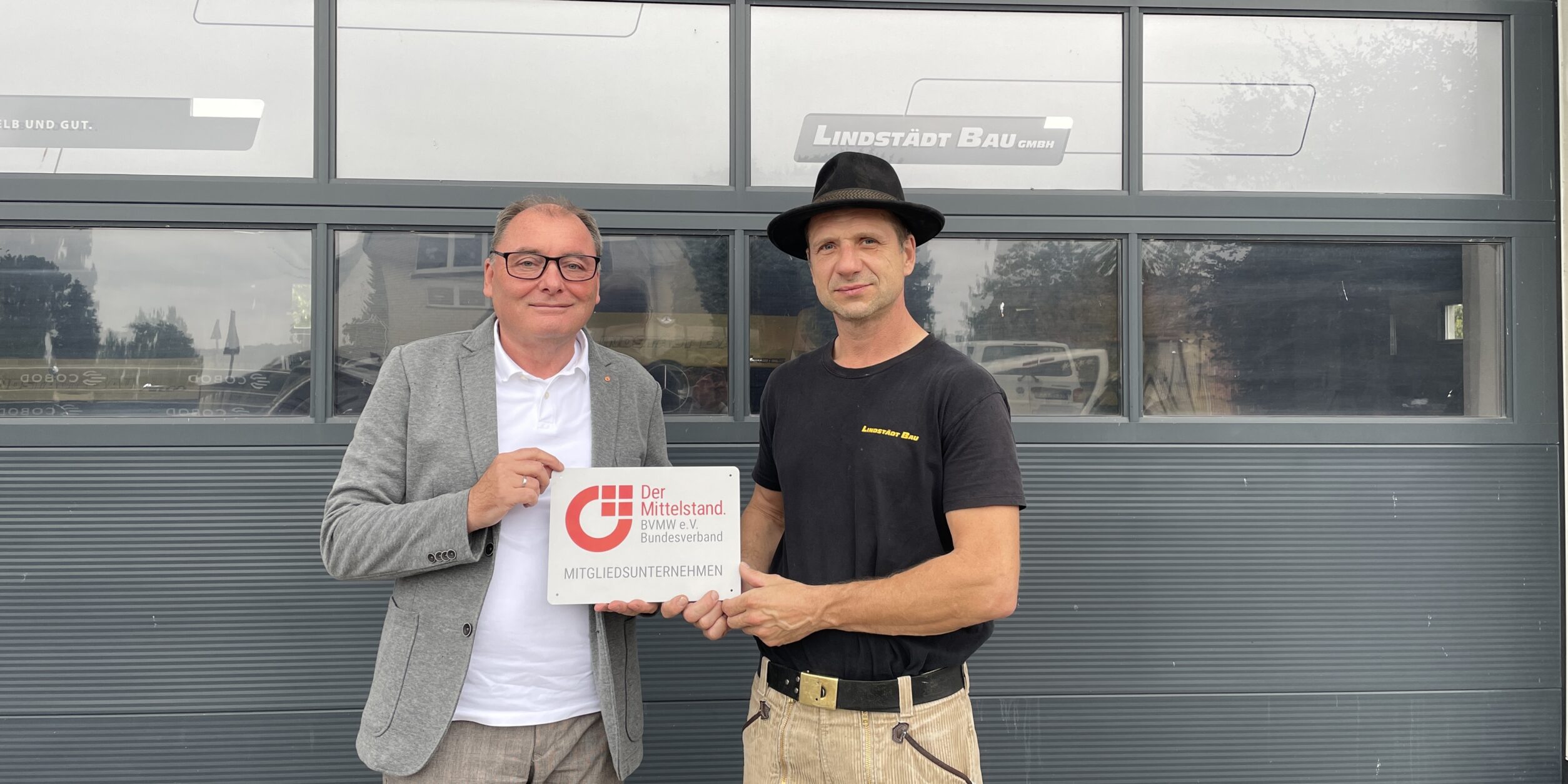 v.l.n.r. (Carsten Böhm BVMW e.V. Kreisverband Elbe-Elster, GF Mirko Lindstädt Lindstädt Bau GmbH)