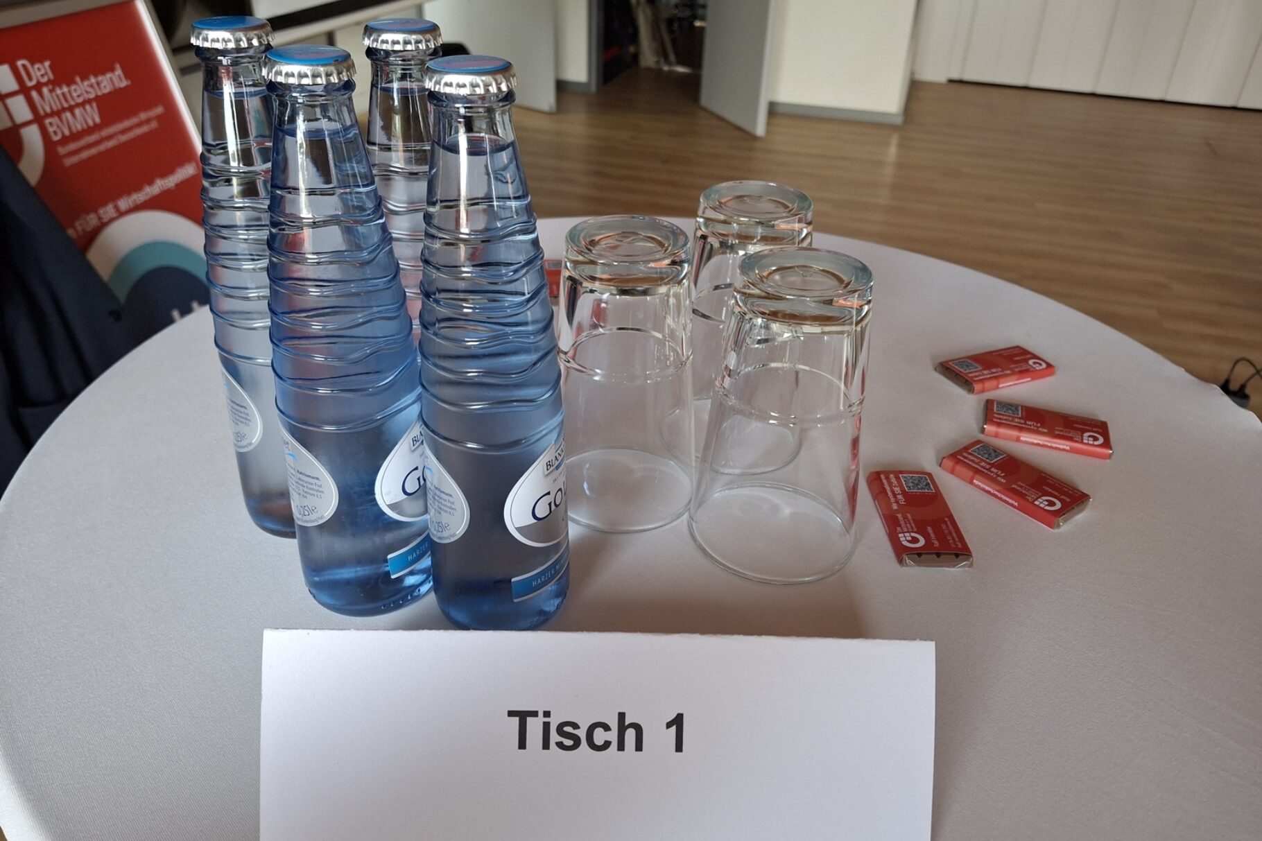 Spannende Tischreservierungen für die jungen Teilnehmer der "Rooftop Party"