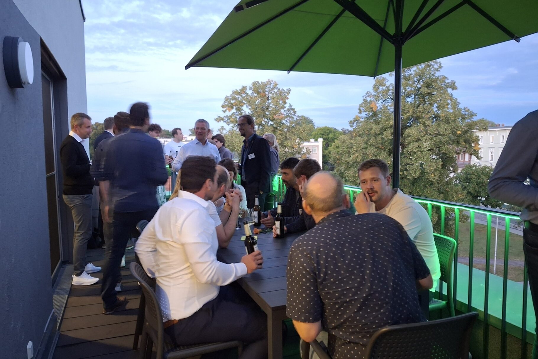 Der "Junge Mittelstand" genoss den Sommerabend in bester Gesellschaft.