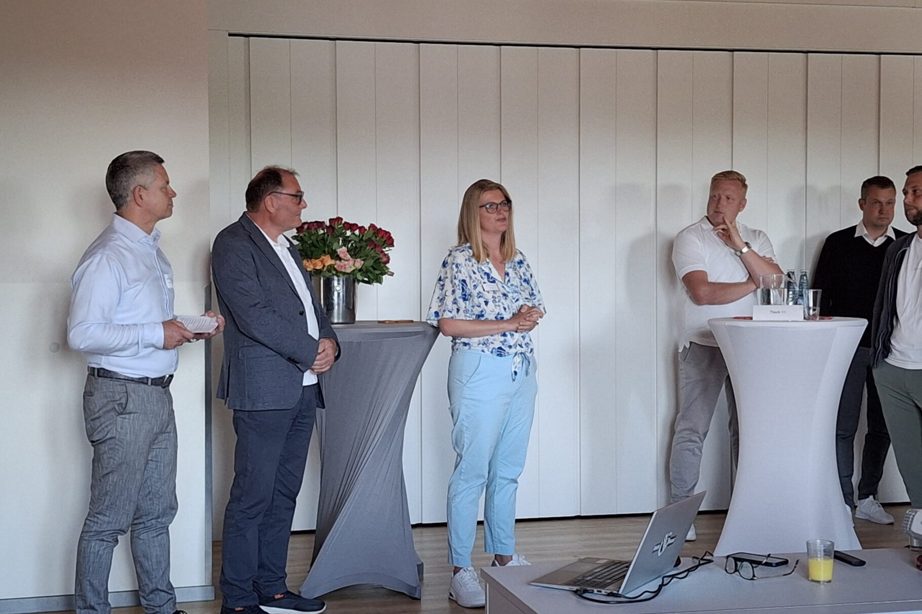 v.l.n.r. Ralf Henkler (Leiter Wirtschaftsregion Brandenburg Süd Ost BVMW e.V. ) und Carsten Böhm (BVMW e.V. Kreisverband Elbe-Elster), Anja Hausdorf (Geschäftsführerin Reha Vita);