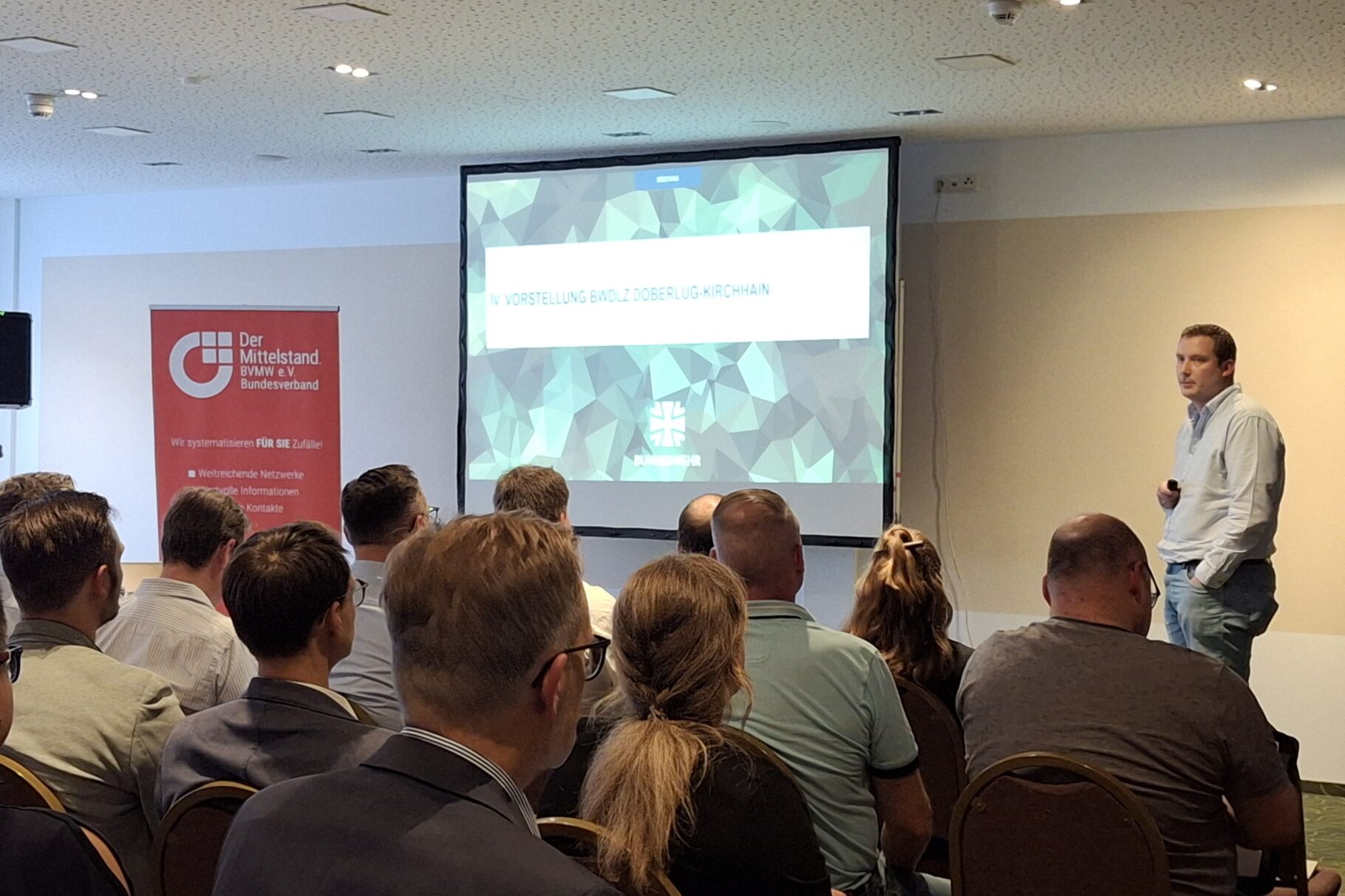 Teilnehmer der Veranstaltung während der Präsentation von Herrn Matschke.