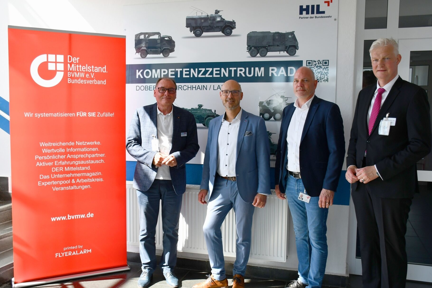 v.l.n.r. Carsten Böhm BVMW e.V. Kreisverband Elbe-Elster, Sascha Franz Geschäftsführer und Arbeitsdirektor der HIL GmbH, Jens Schmidt Bereichsleiter HIL GmbH, Dr. Hans-Jürgen Völz Mitglied der Bundesgeschäftsleitung Der Mittelstand! BVMW e.V.