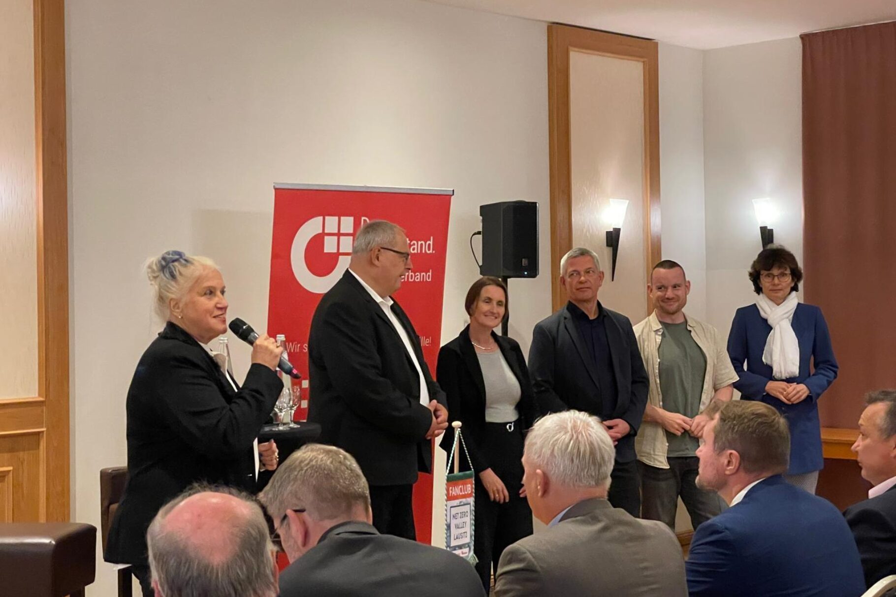 Die Repräsentanten der regionalen Verbände.