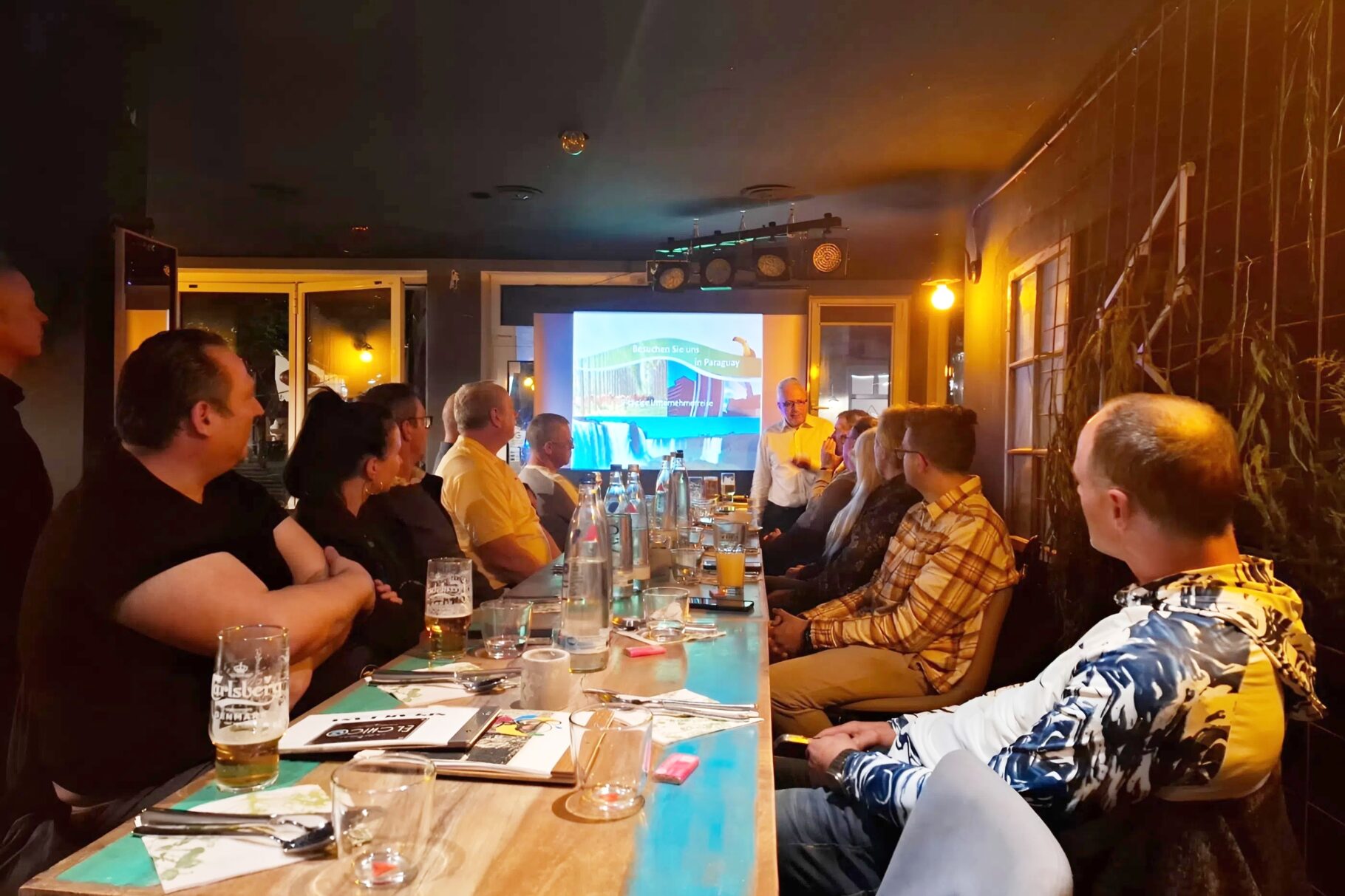 Teilnehmer des Abend bei der Informationsveranstaltung "Paraguay erleben - Ihre innovative Wirtschaftsreise"