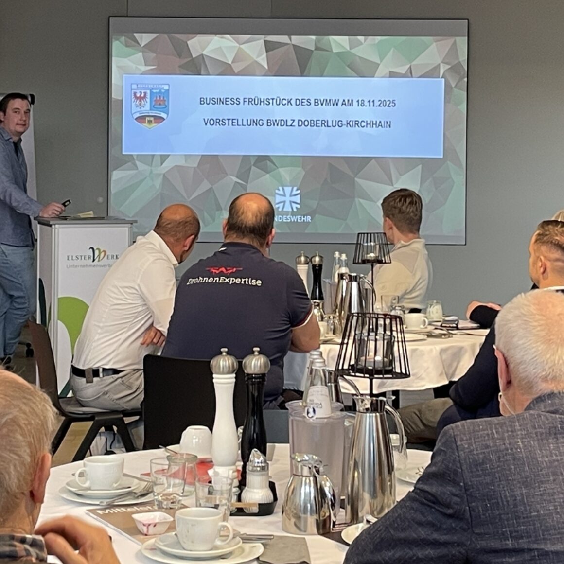 Regierungsamtsrat Matschke BwDLZ Doberlug-Kirchhain während seines Vortrages.