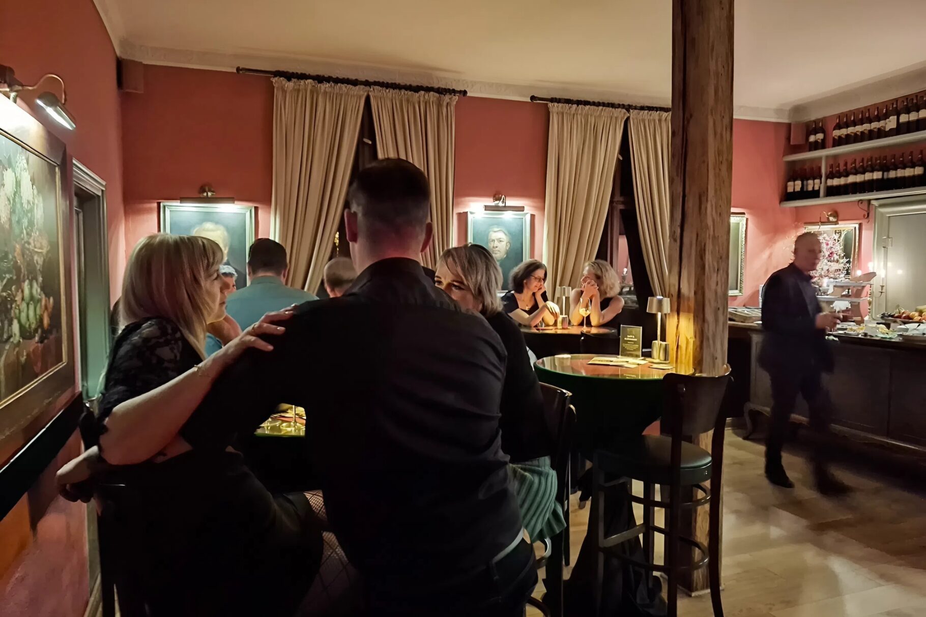 Teilnehmer während der BVMW Abschluss-Party 2025.