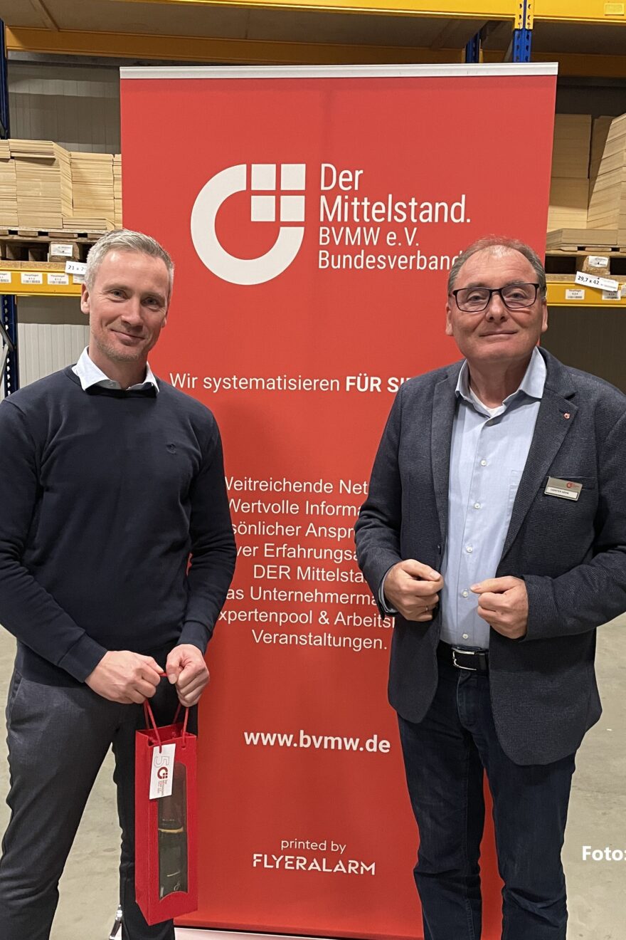 v.l.n.r. Mathias Mende GF der Mende Frames GmbH und Carsten Böhm Leiter Kreisverband Elbe-Elster BVMW e.V.