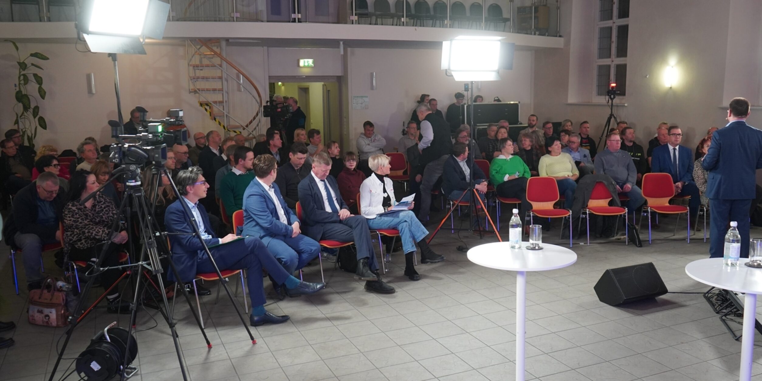 Kandidaten und Teilnehmer des Wahlforums Landratswahl OSL