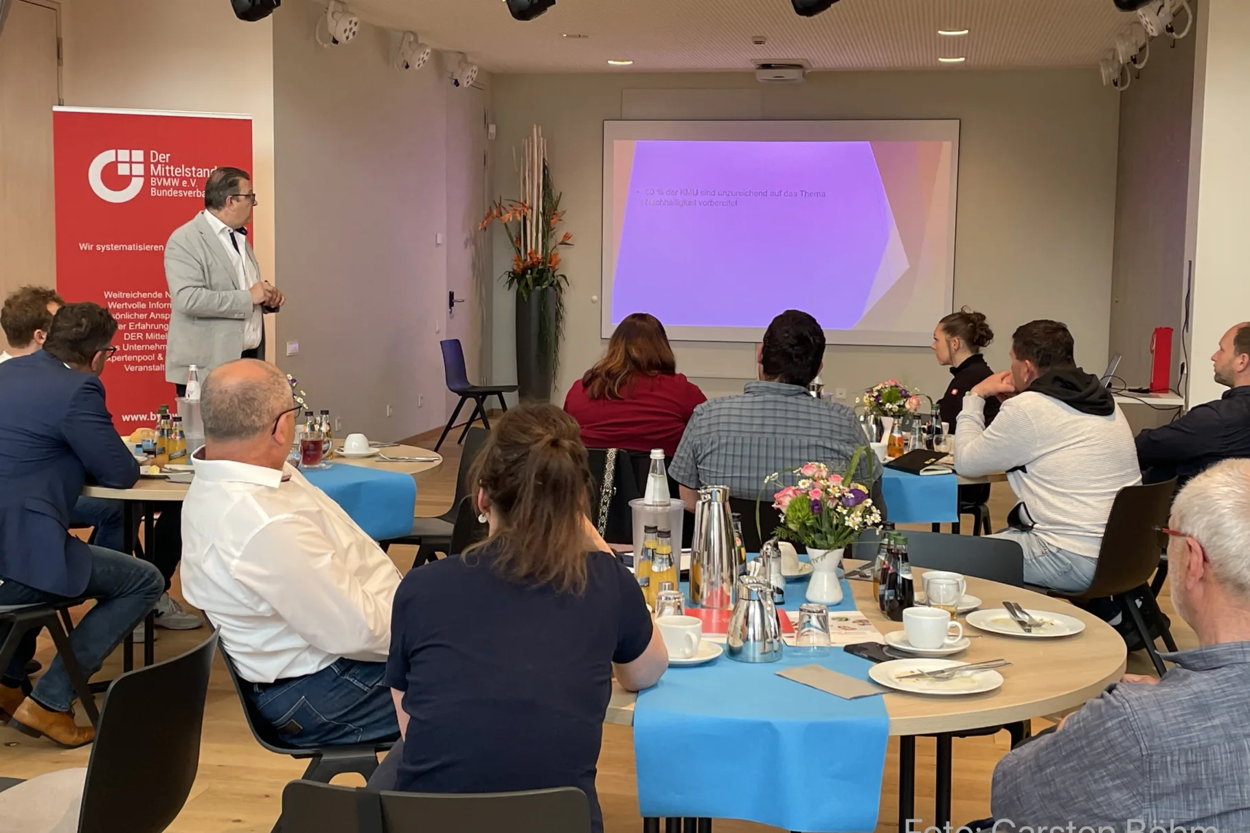 Teilnehmer während der Veranstaltung "Business Frühstück"