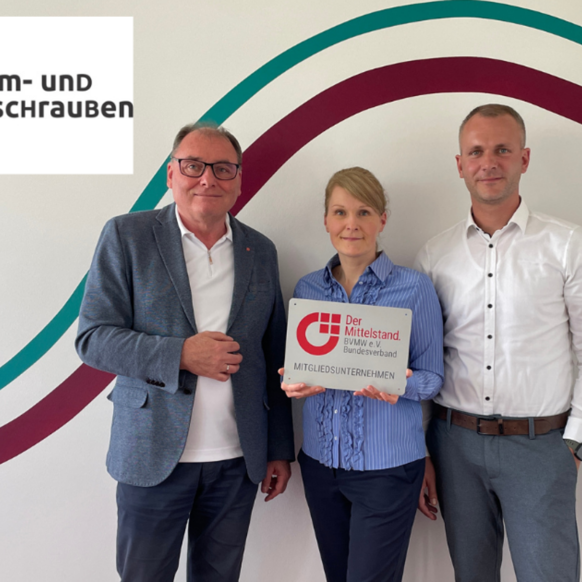 v.l.n.r. Carsten Böhm BVMW, Olivia Mrosk-Napieralski GF N+S Form- und Sonderschrauben GmbH, Christian Napieralski GF N+S Form- und Sonderschrauben GmbH