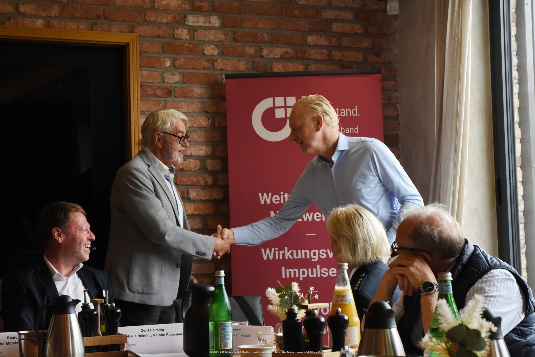 Horst Kuipers bedankt sich bei Hermann Kanne-Hunfeld