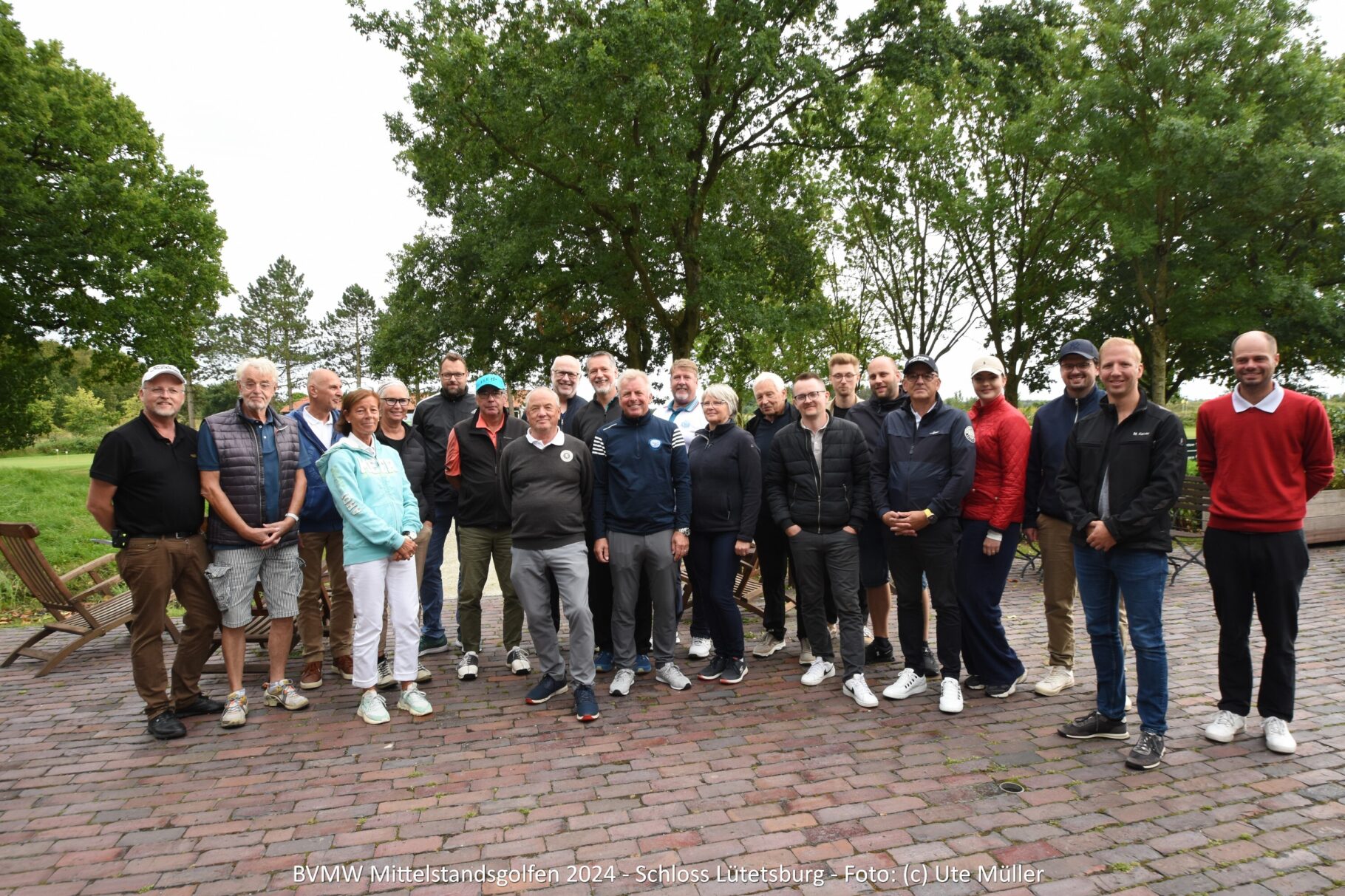 Alle Teilnehmerinnen und Teilnehmer beisammen