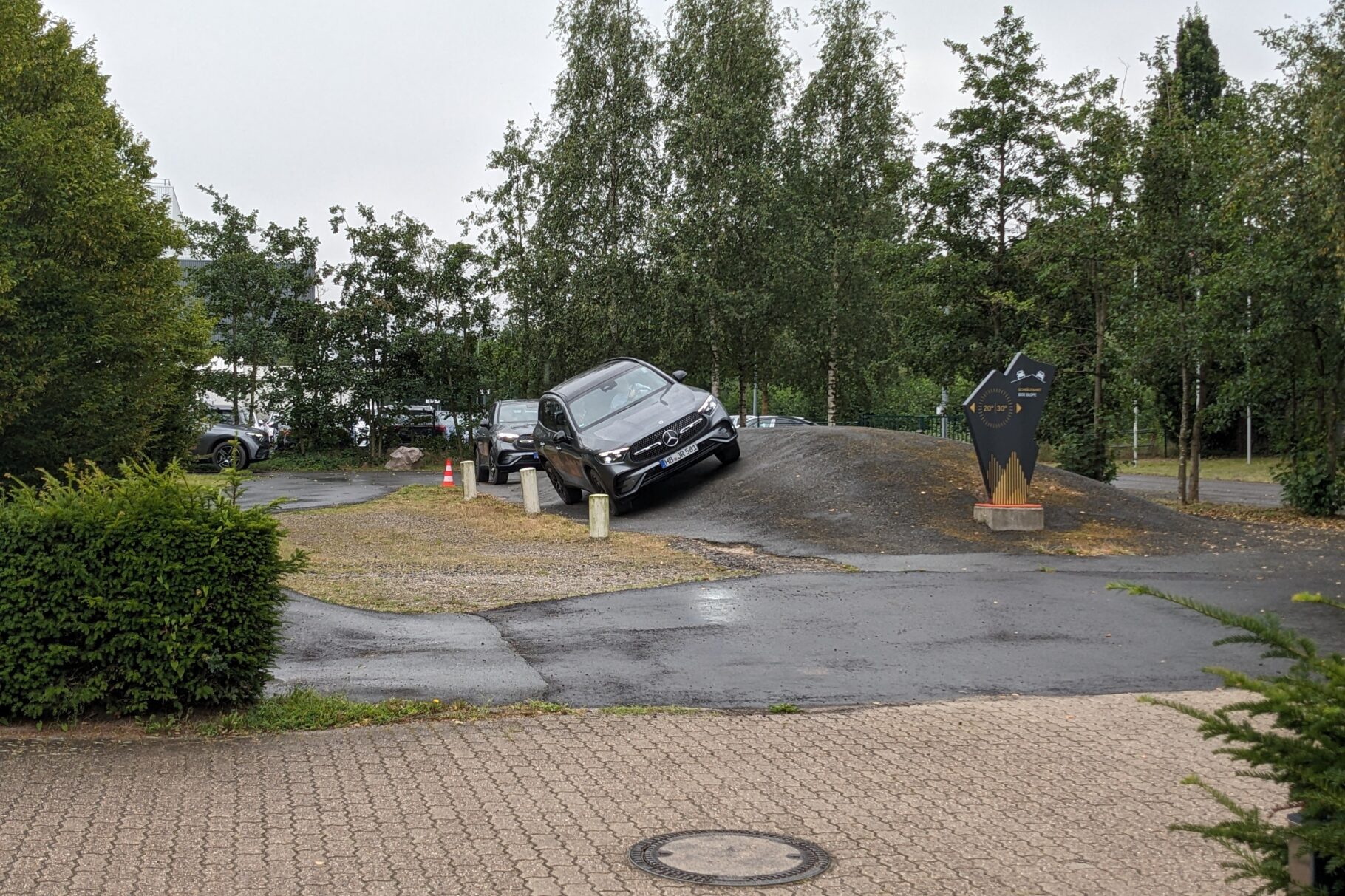 Hoffentlich kippen die Autos nicht um