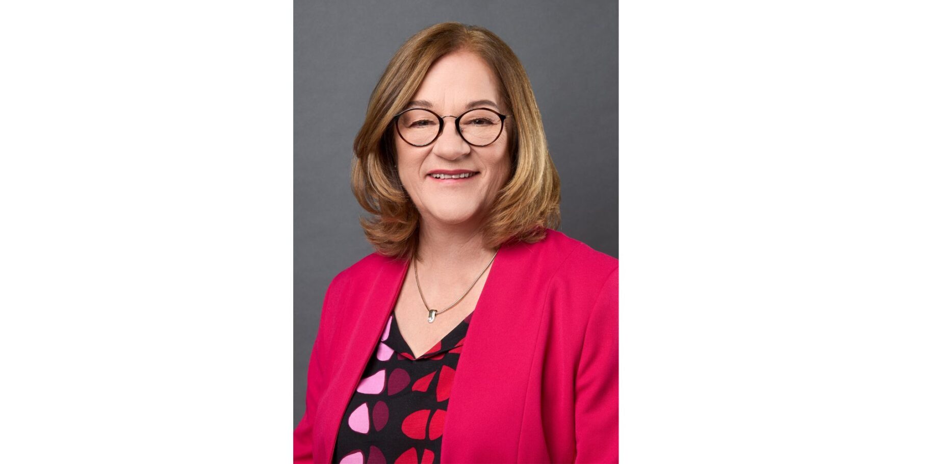 Anne Schmidt Peters 2000 x 1000 px