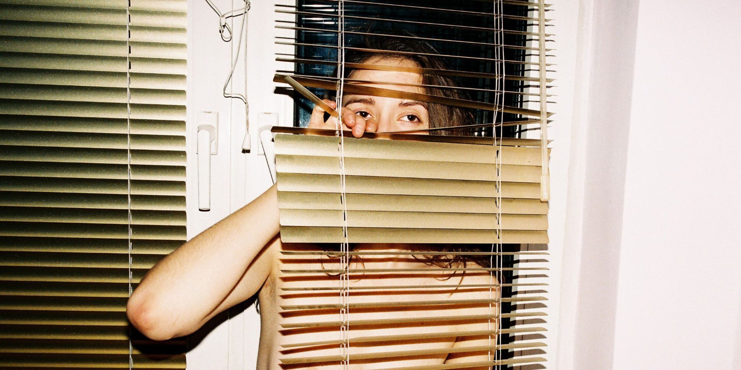 Foto: Warum wir Nähe wollen - und sie gleichzeitig vermeiden