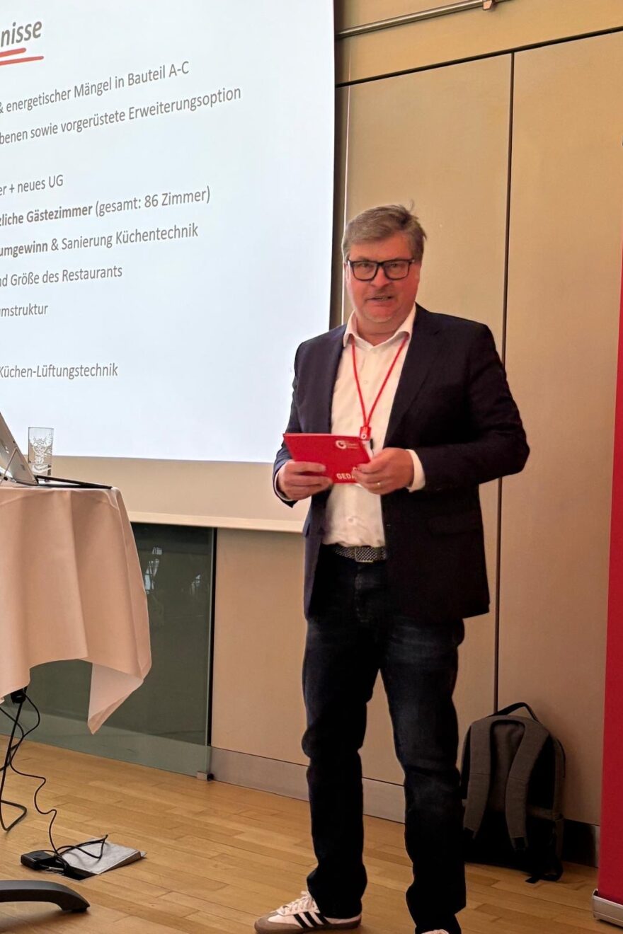 07ae26d0 71c1 4c96 832d 128ad5727ace