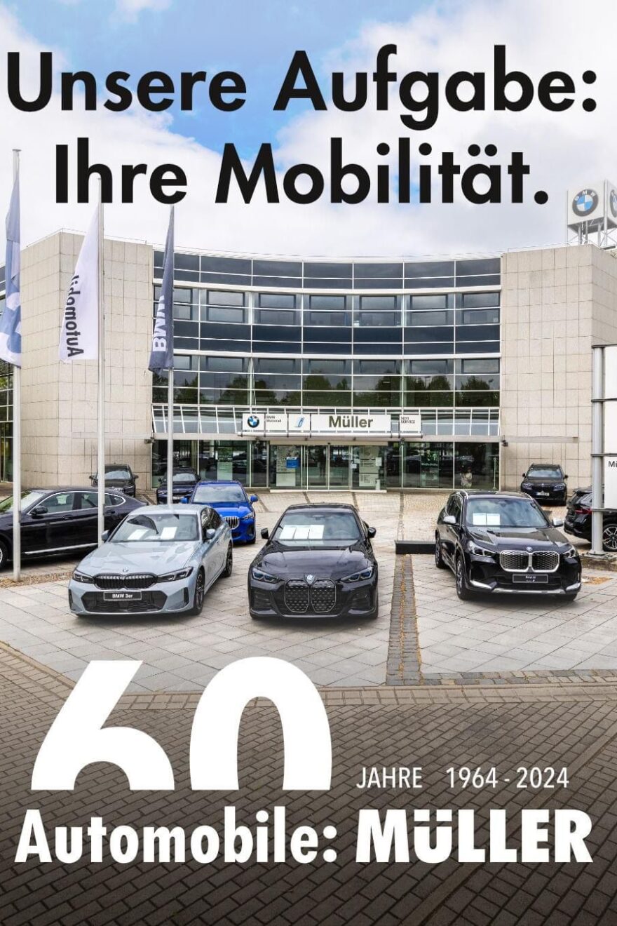mehrere Autos vor dem Autohaus