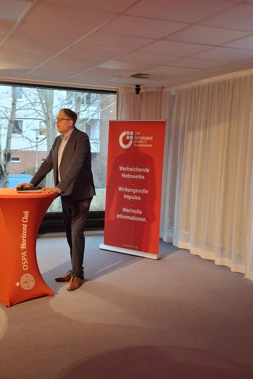 Redner währen der Veranstaltung vom BVMW e.V.