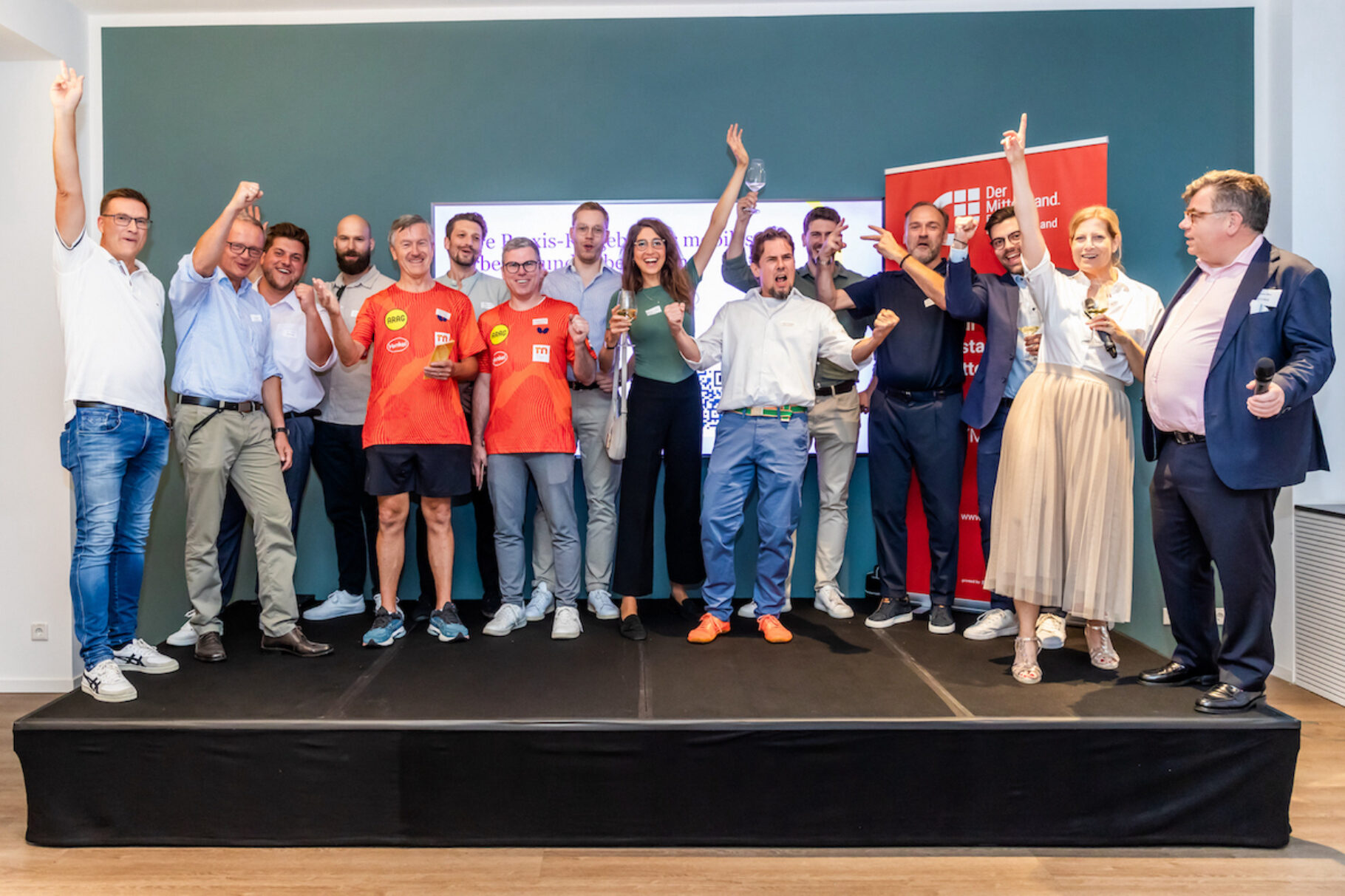 Große Freude bei 'KI meets Mittelstand' für alle Finalist:innen der Tischtennis-Challenge