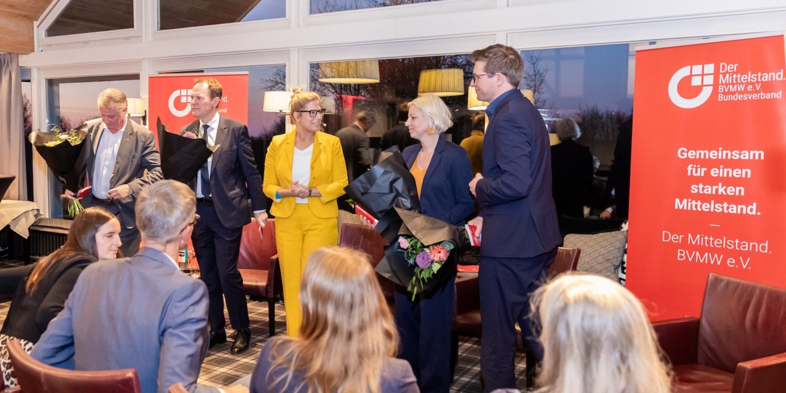 Erster Schlagabtausch der Düsseldorfer Spitzenkandidat:innen zur Oberbürgermeisterwahl 2025