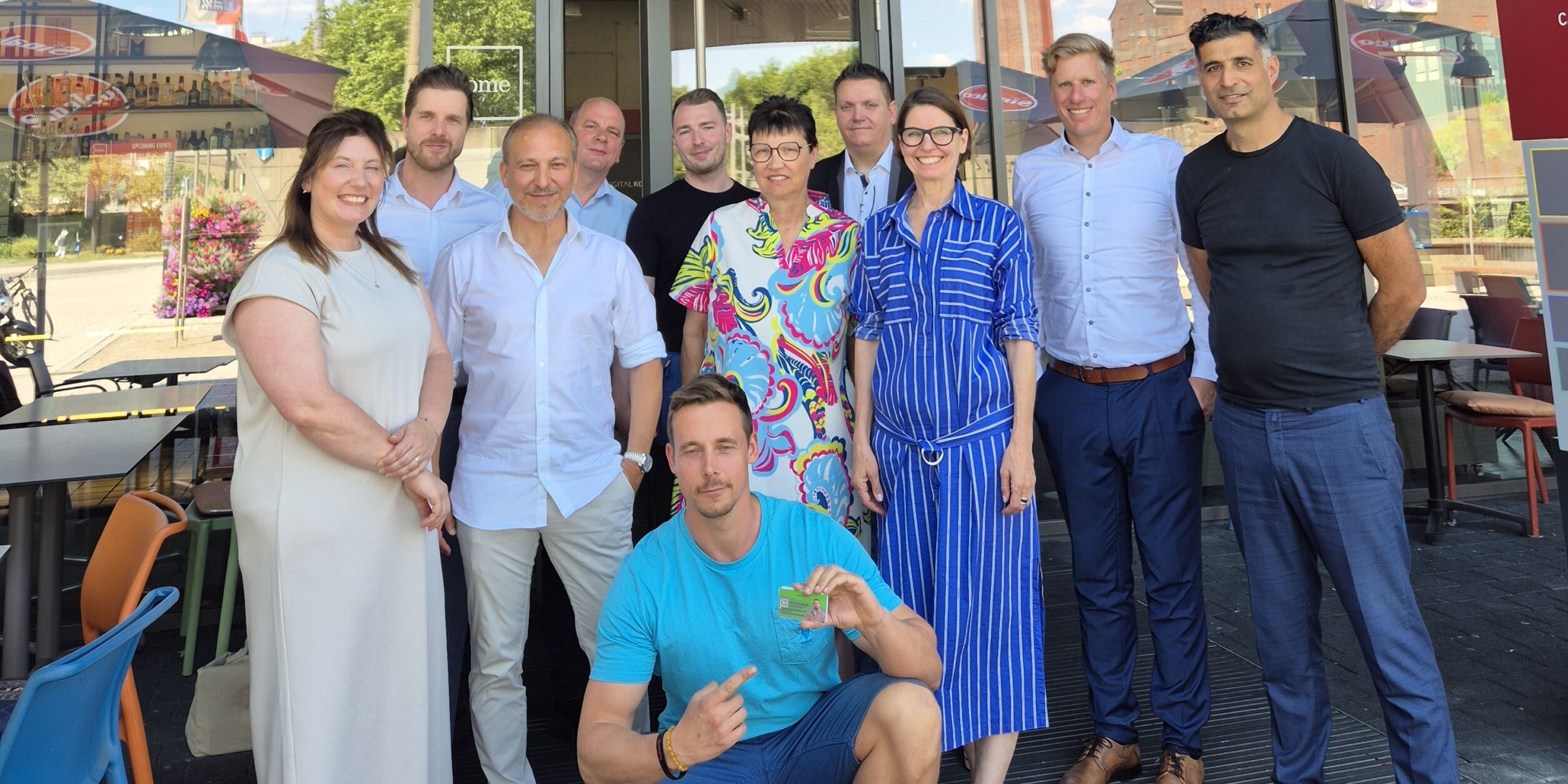 Gruppenfoto von Unternehmer:innen nach dem BVMW Business-Lunch