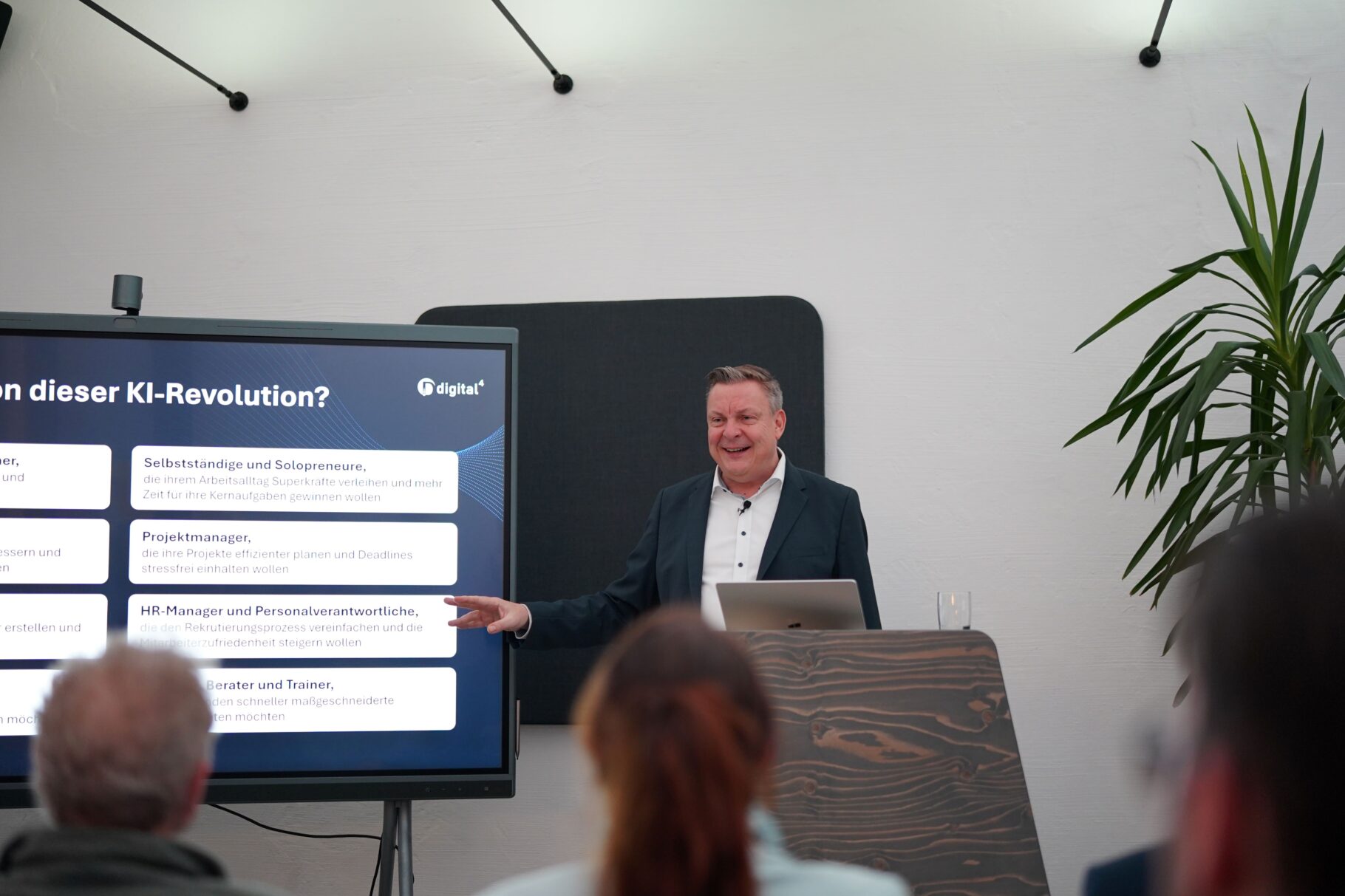 Referent Christian Hahn erklärt den MS Copilot