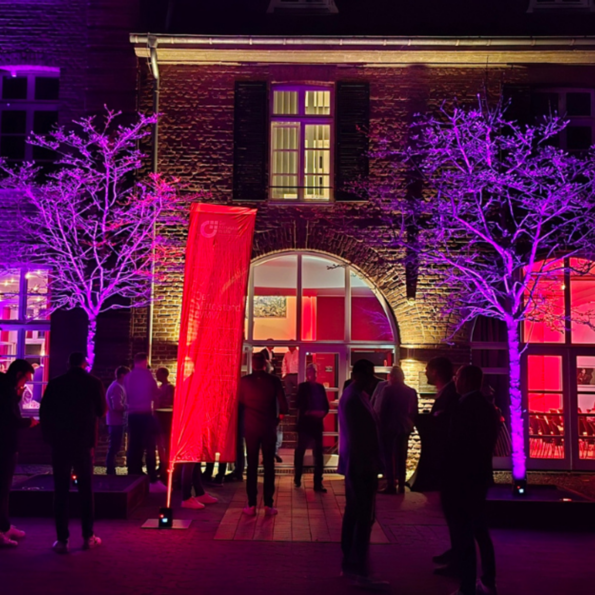 Einladende Kulisse am Schloss Dilborn für den BVMW Kreis Viersen