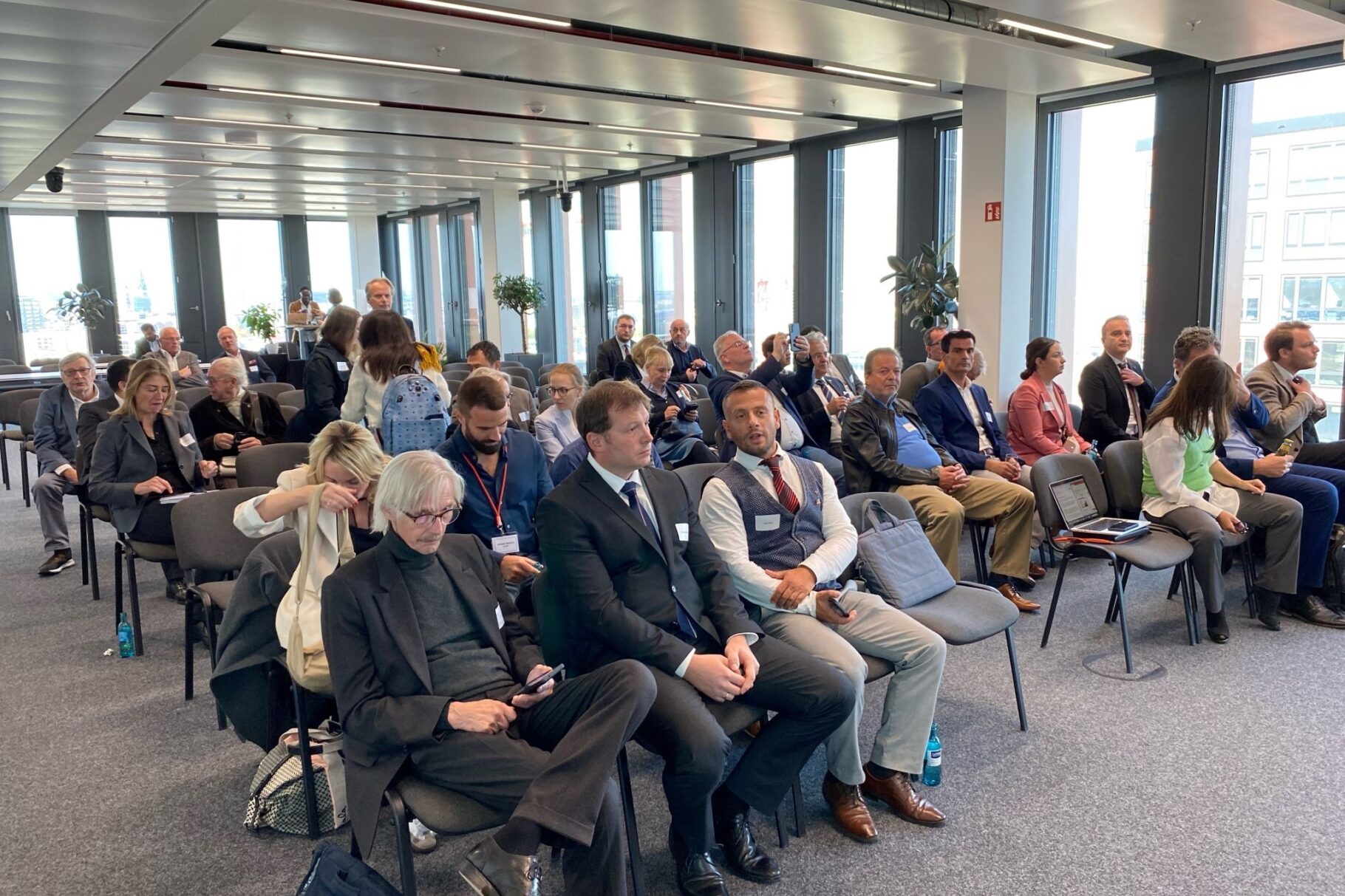 Teilnehmer des Außenwirtschaftstages Nord 2024