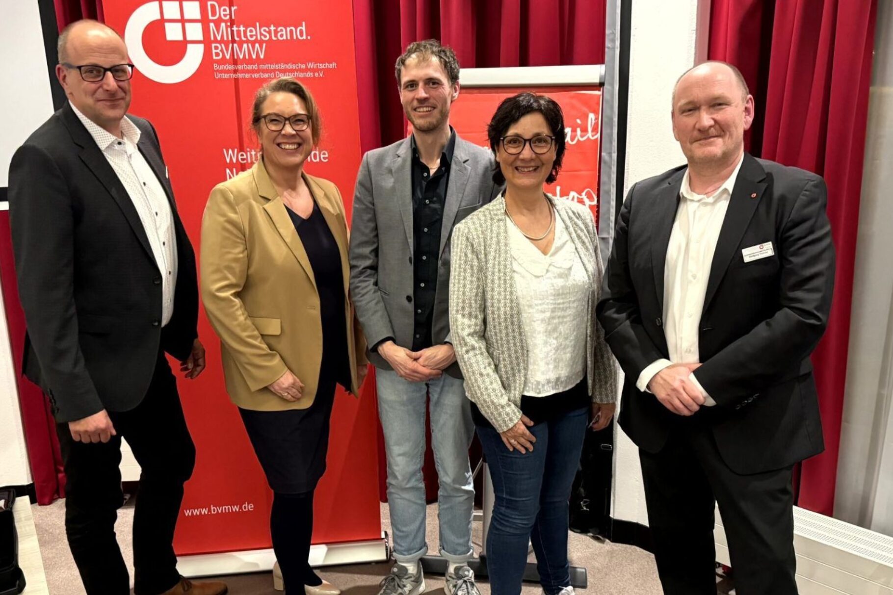 v.l.n.r.: A. Gänger/HRG Group, M. Hierl/HRG Group, A. Krug/Mittelstand-Digital Zentrum Berlin, S. Bertschi/BVMW, W. Thanner/BVMW