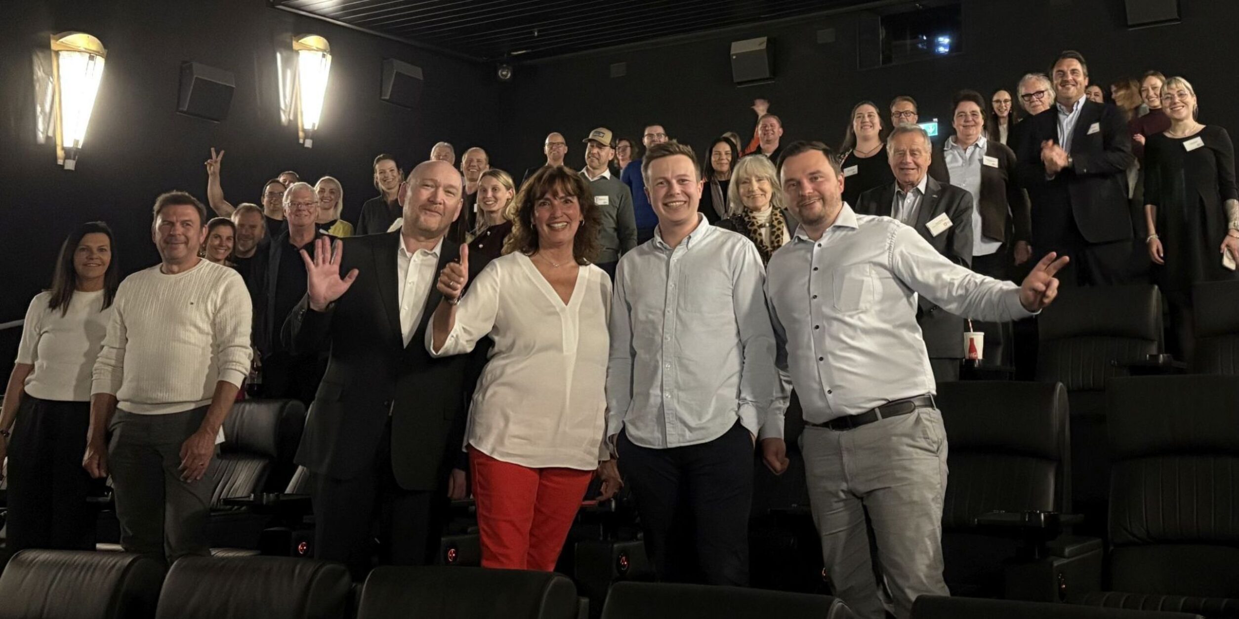 Gruppenfoto Organisatoren, Sponsoren, Teilnehmer/innen BVMW goes CinemaxX, 06. Mai 2025