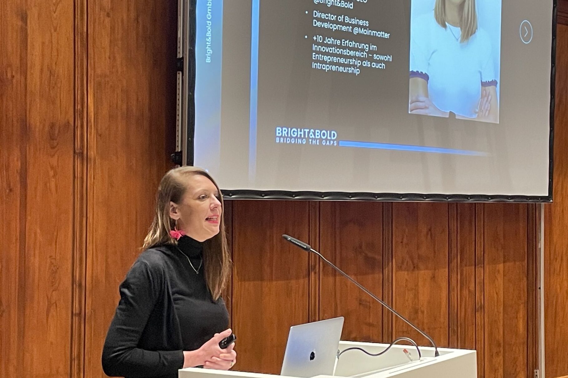 Sarah Lorenz, Bright & Bold