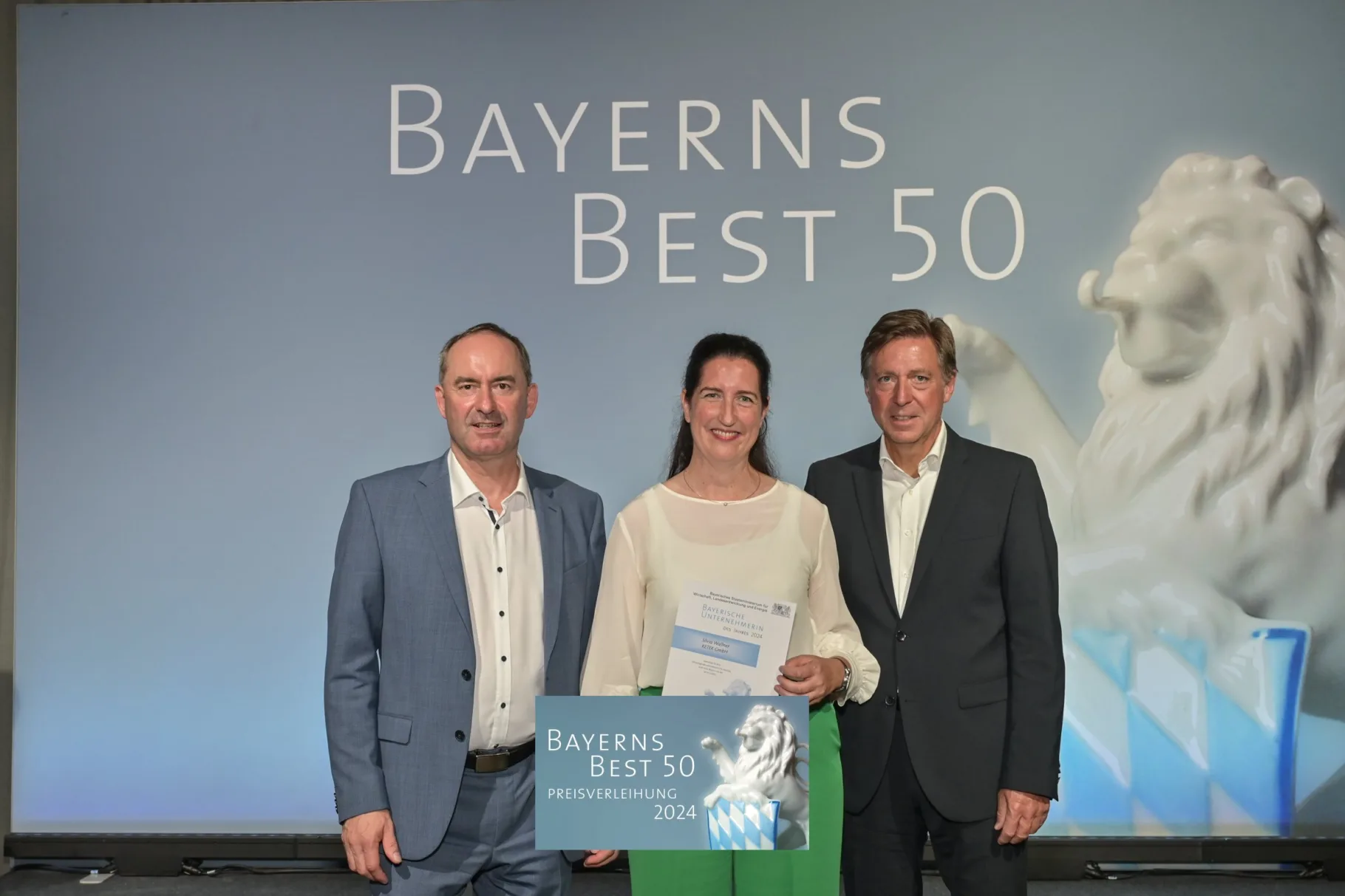 Minister Aiwanger und Silvia Wallner bei Auszeichnung Bayerns best 50