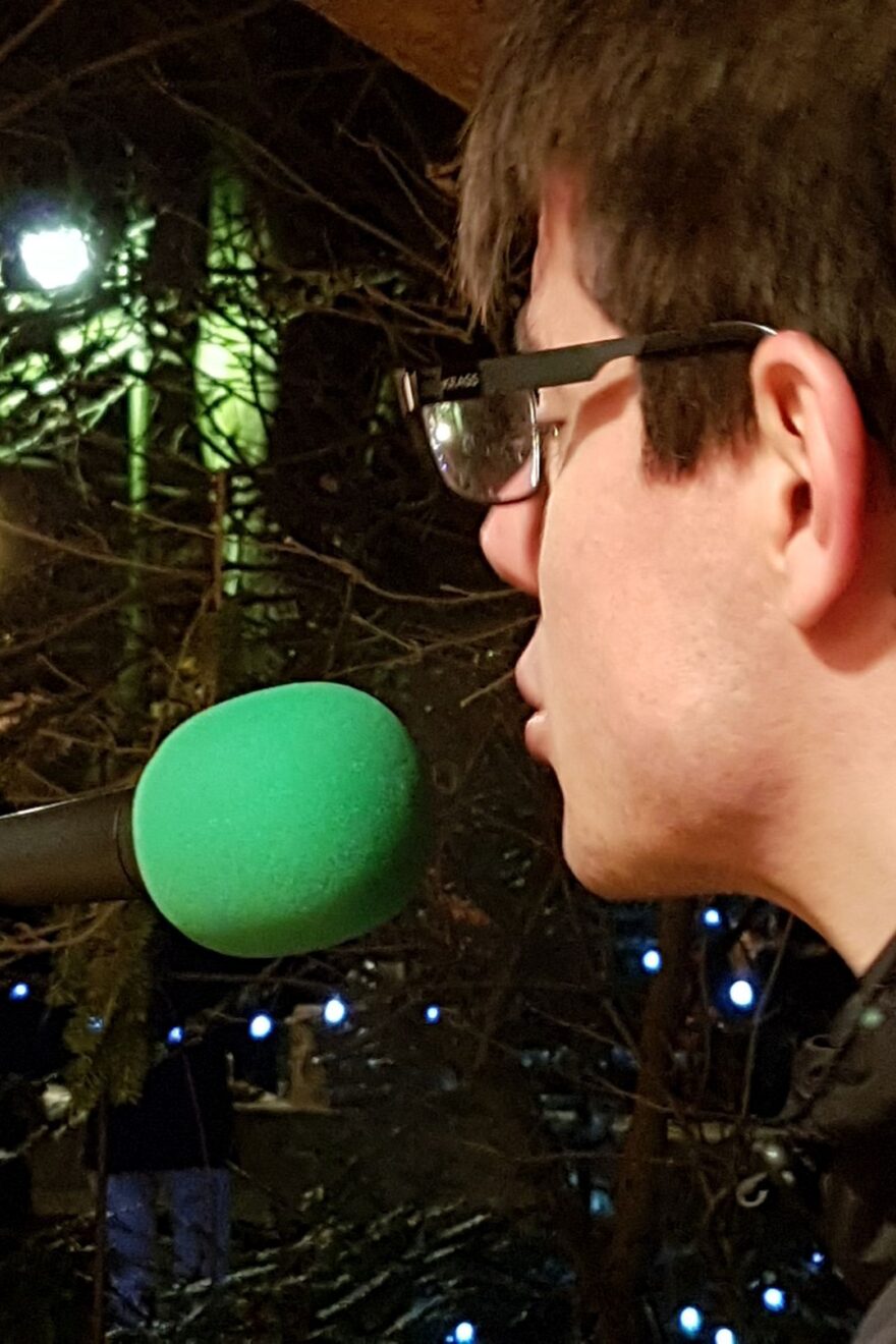 RolliGang- Sänger Orazio Greco bei der „Waldweihnacht“