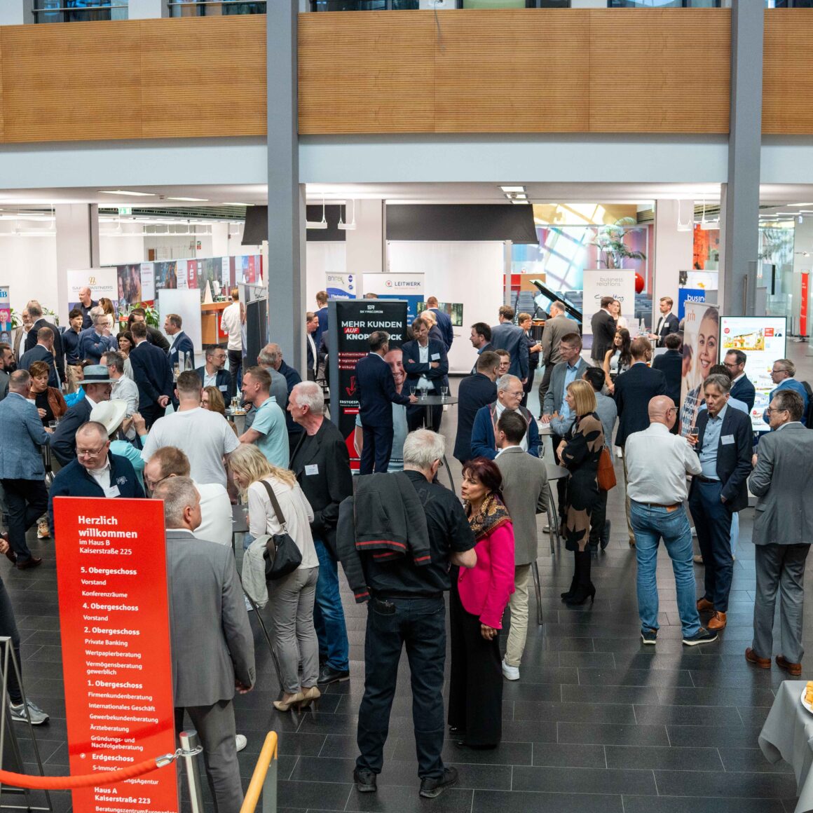 Menschen beim Netzwerken