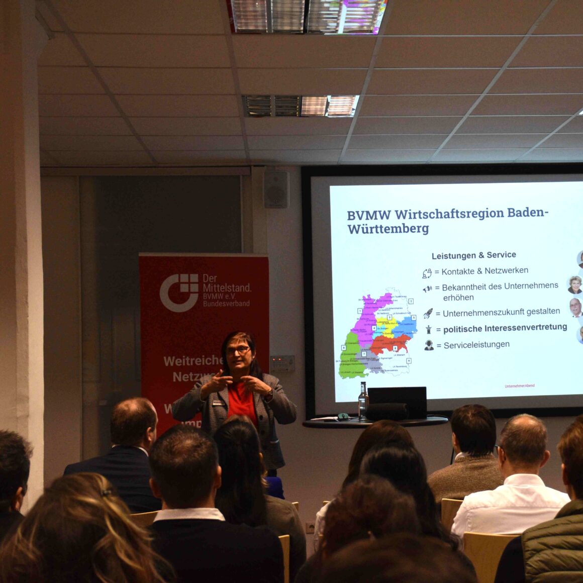 Blick der Teilnehmer Richtung Vortrag