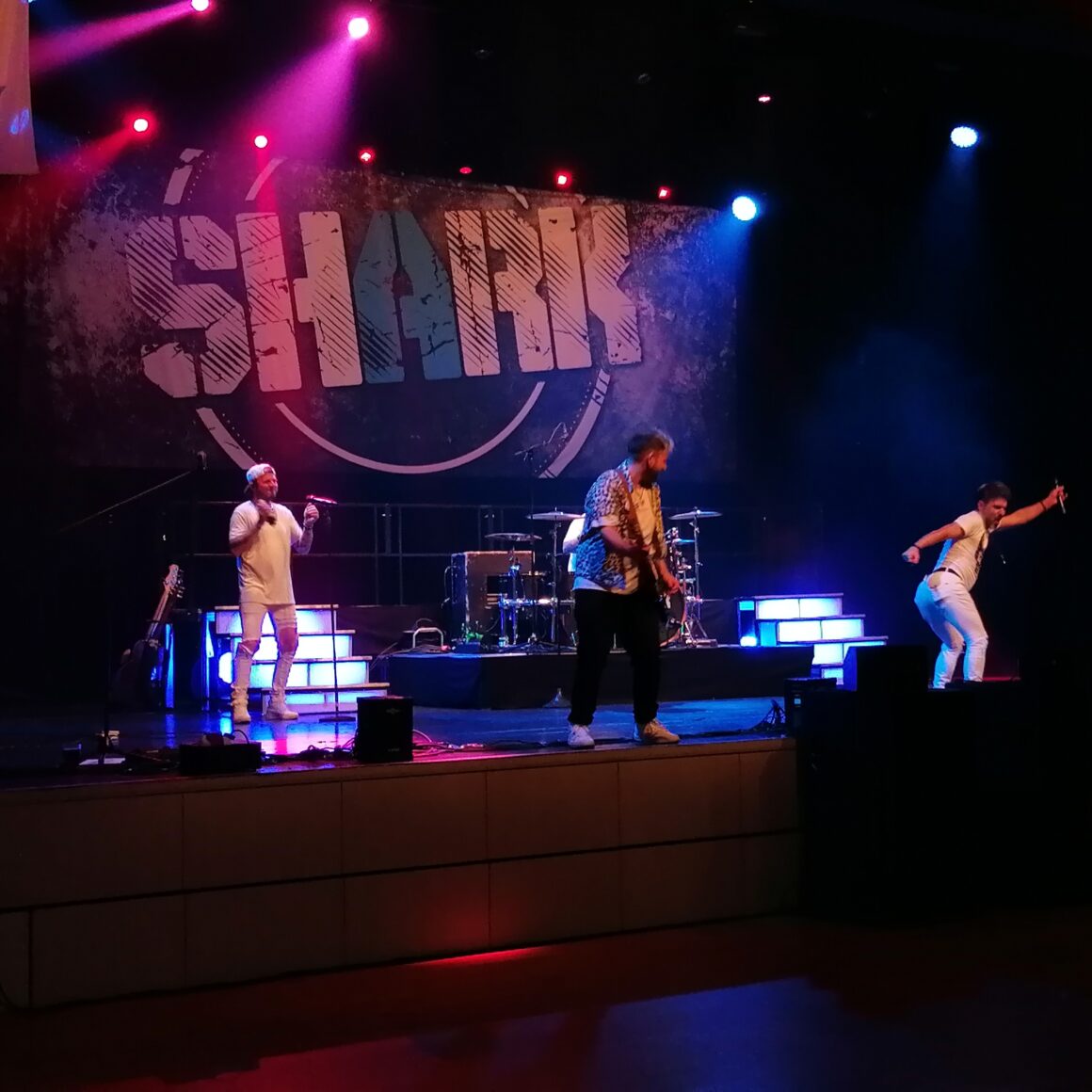 Blick der Teilnehmer auf die Bühne zur Band