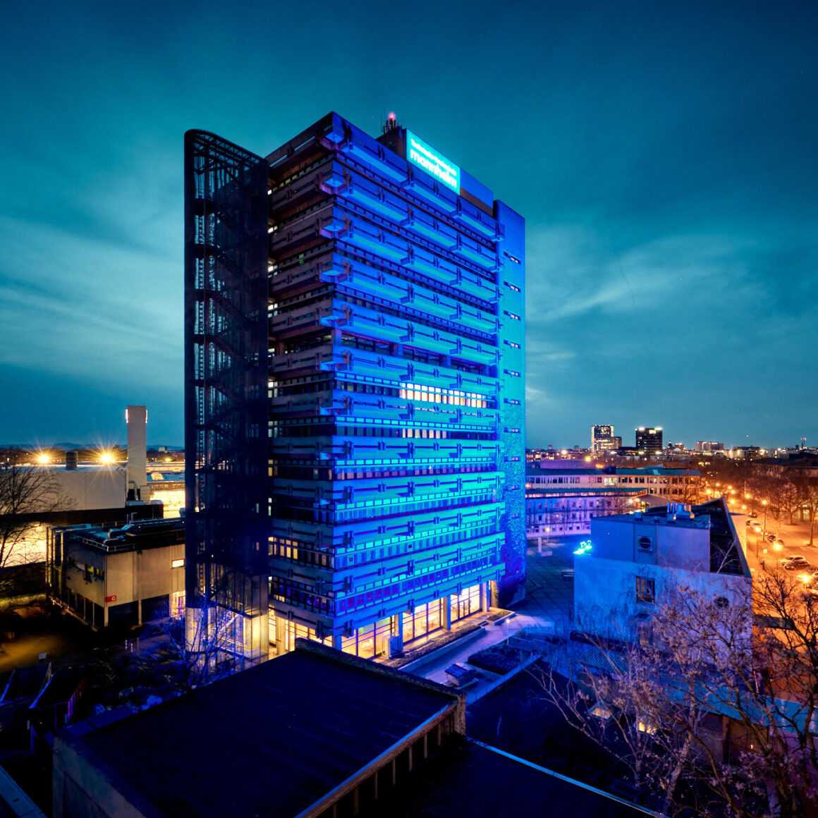 Technische Hochschule Mannheim Hochhaus mit Beleuchtung Foto Rainer Diehl 3