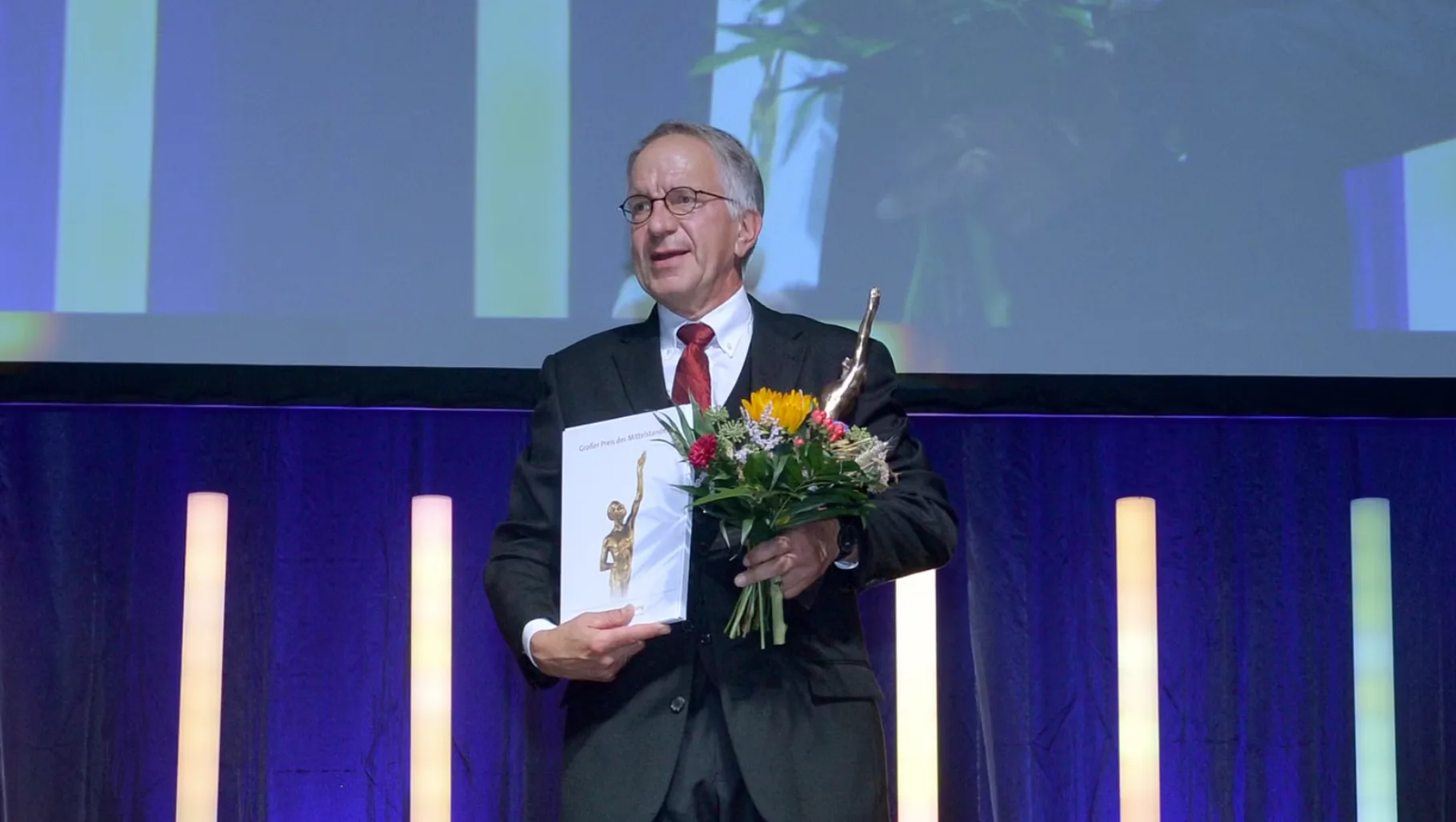 Dr. Manfred Sieburg mit Preis