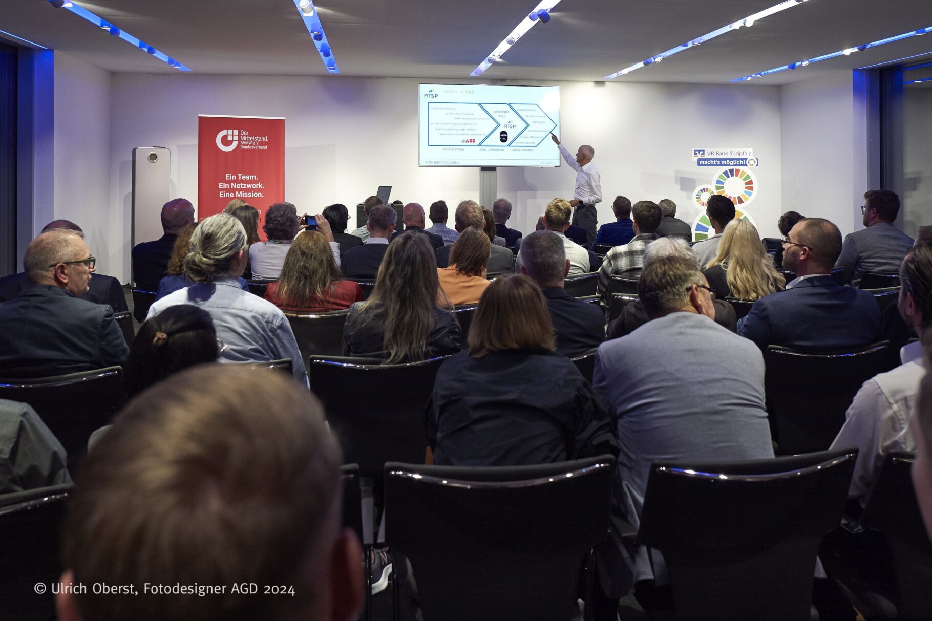 241008 BVMW VR Hartmann Zuschauer Raum Oberst 08 10 24 L1120515 Kopie