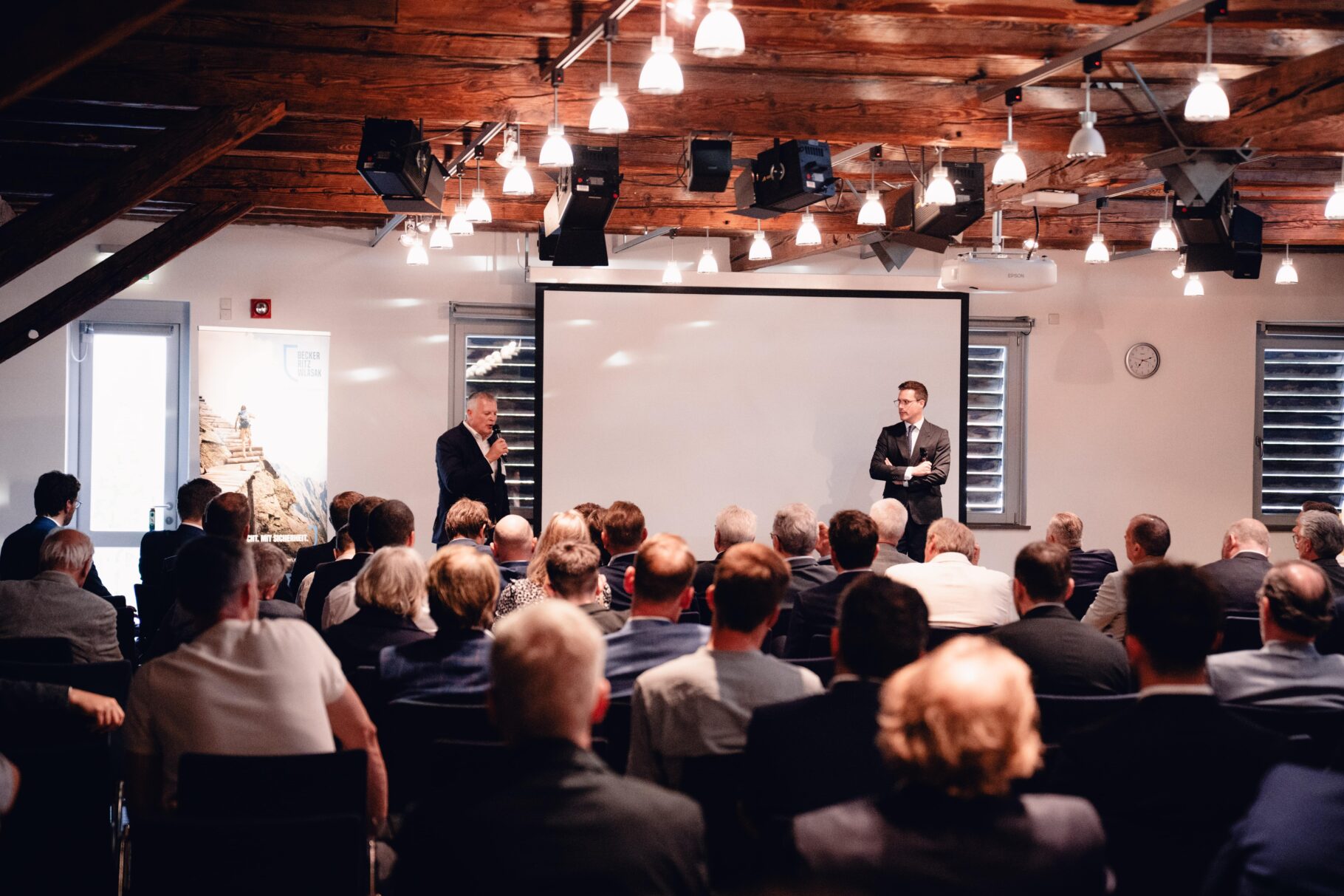 Blich der Zuschauer auf die Bühne