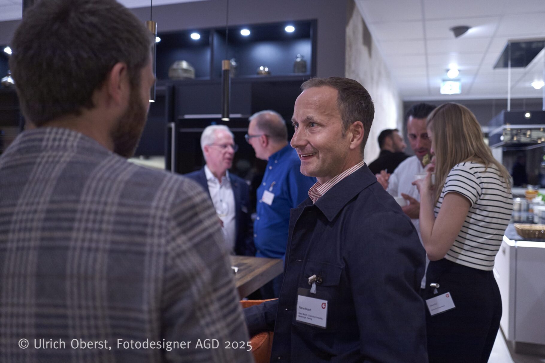 FREY Küche Bosch Oberst 16 09 25 L1160408